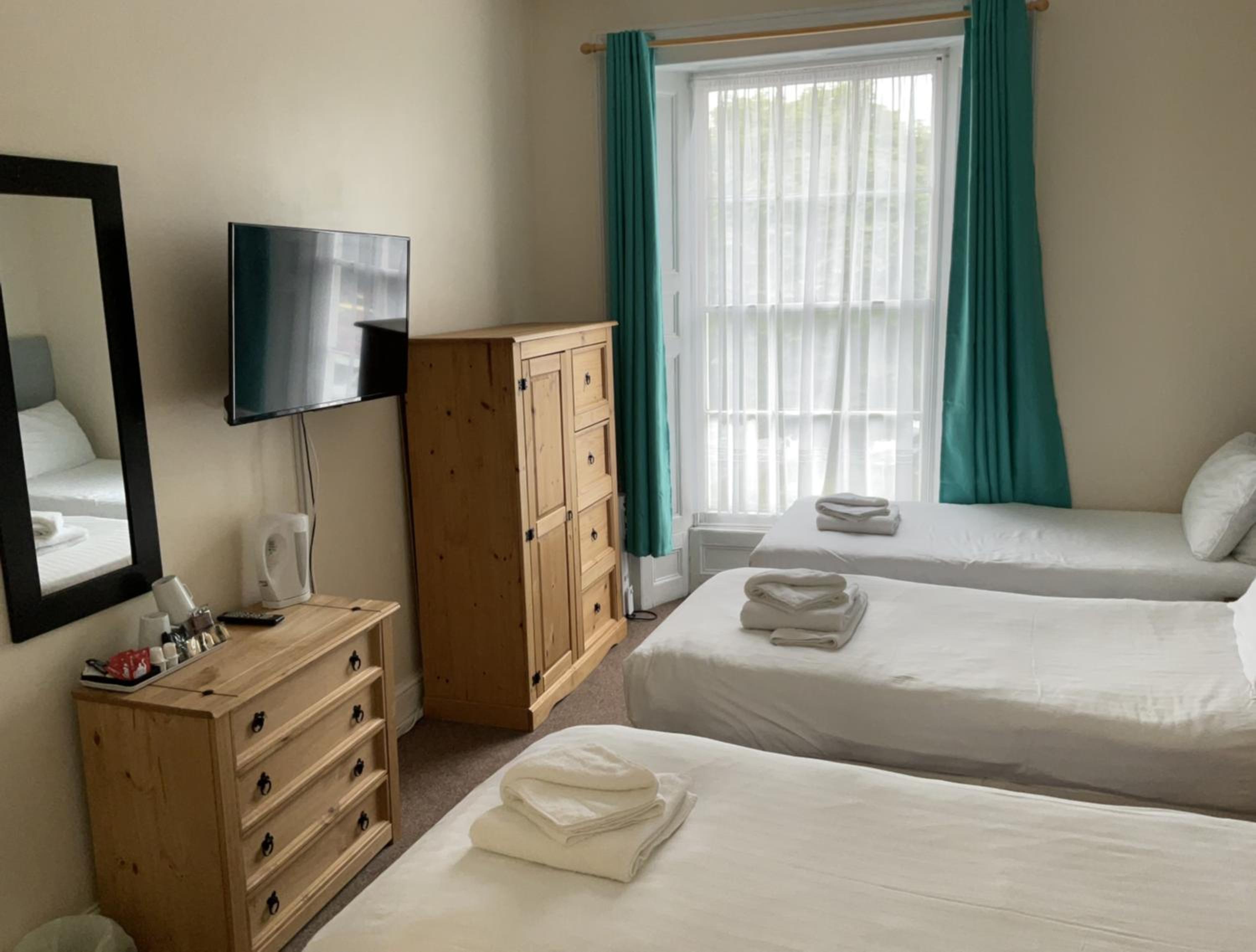 Standard Triple Room photo 2