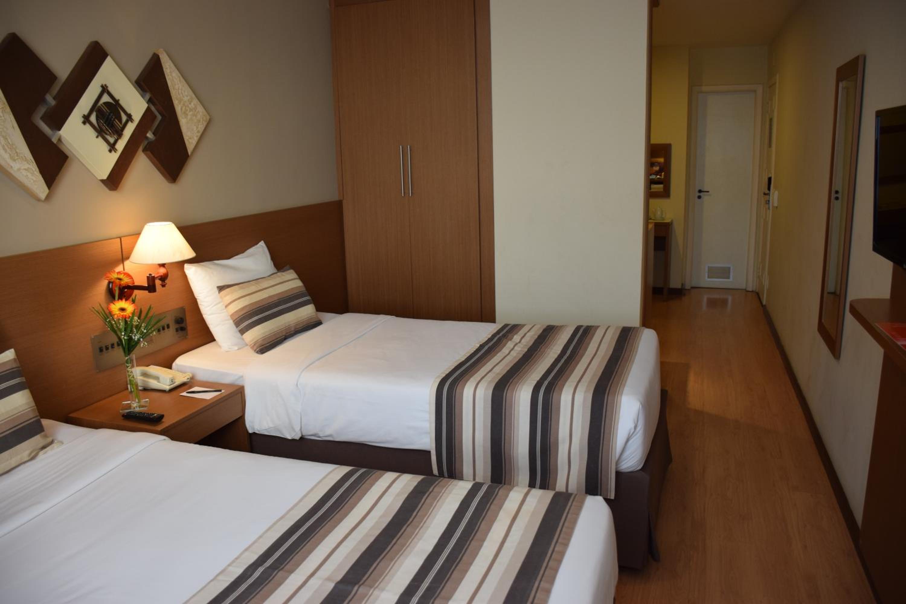 Suite (2 Adults) - Photo 2