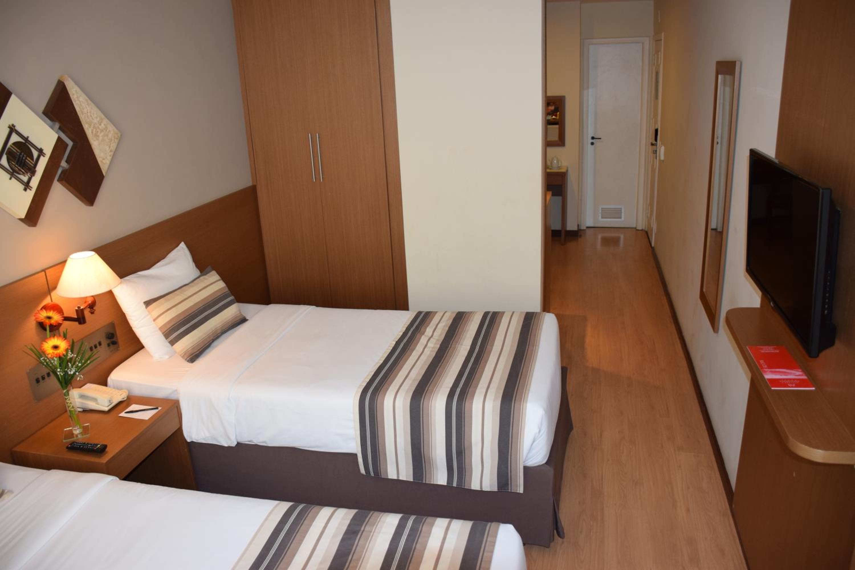 Suite (2 Adults) - Photo 6