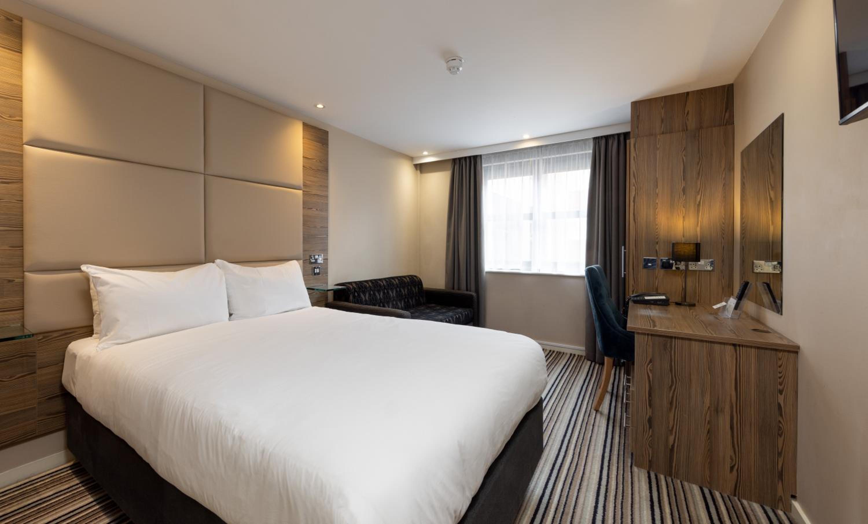 Standard Double Room with Sofa Bed - Photo 7