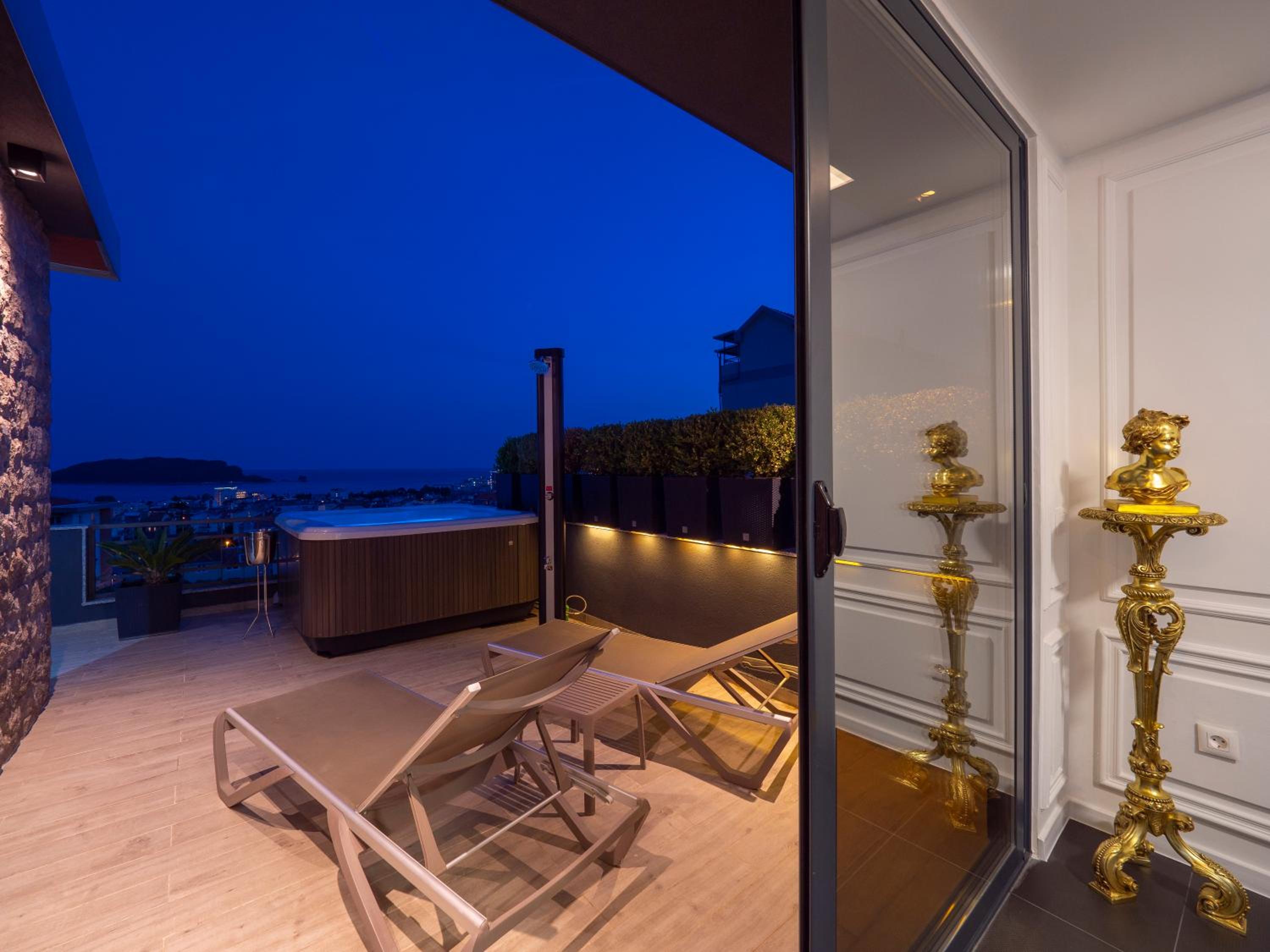 Apartment with Sea View photo 2