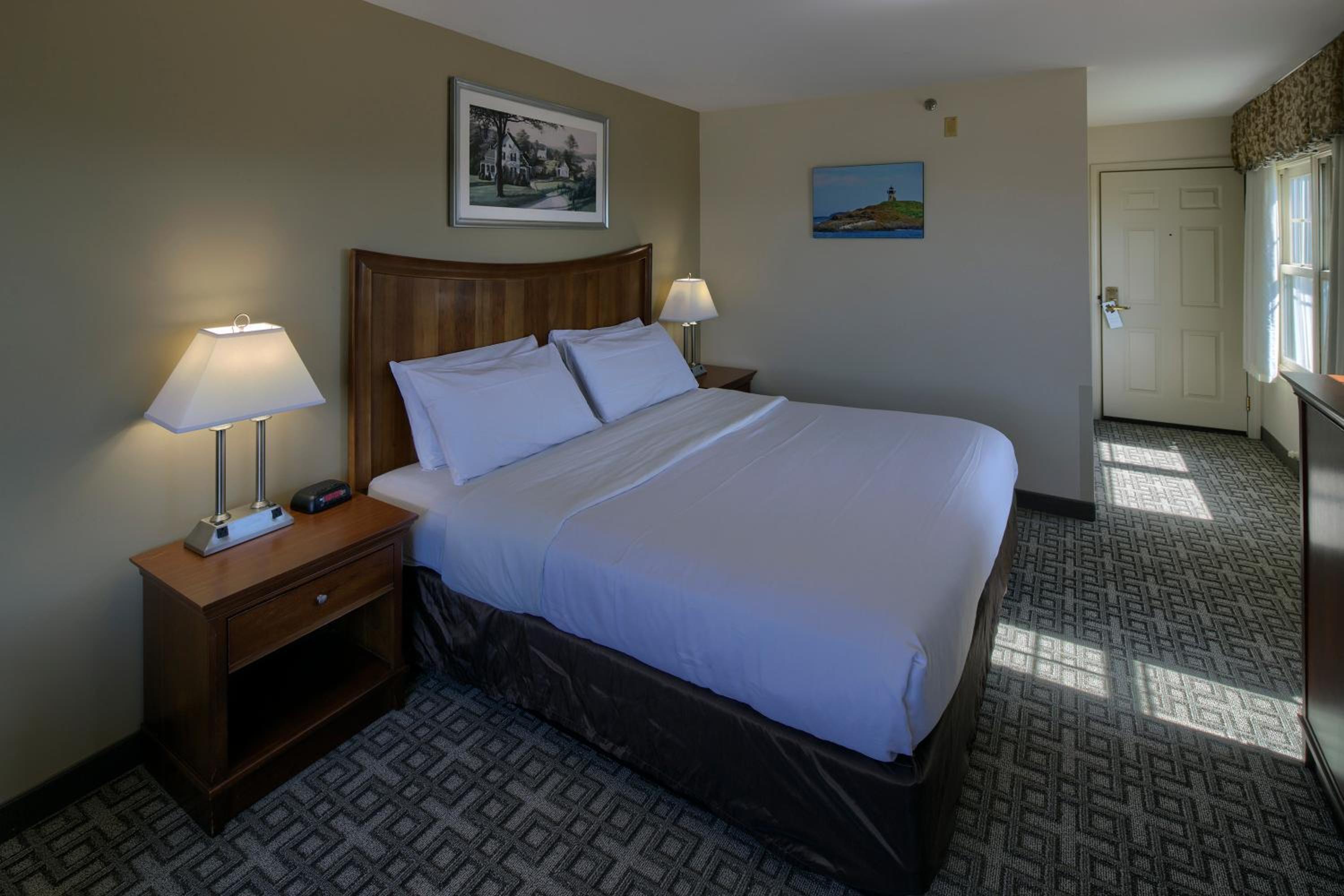 Standard King Room - Non-Smoking  photo 2