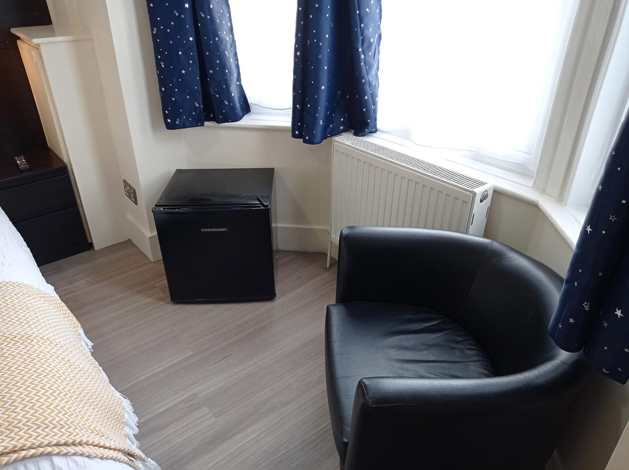 One-Bedroom Apartment - Photo 14