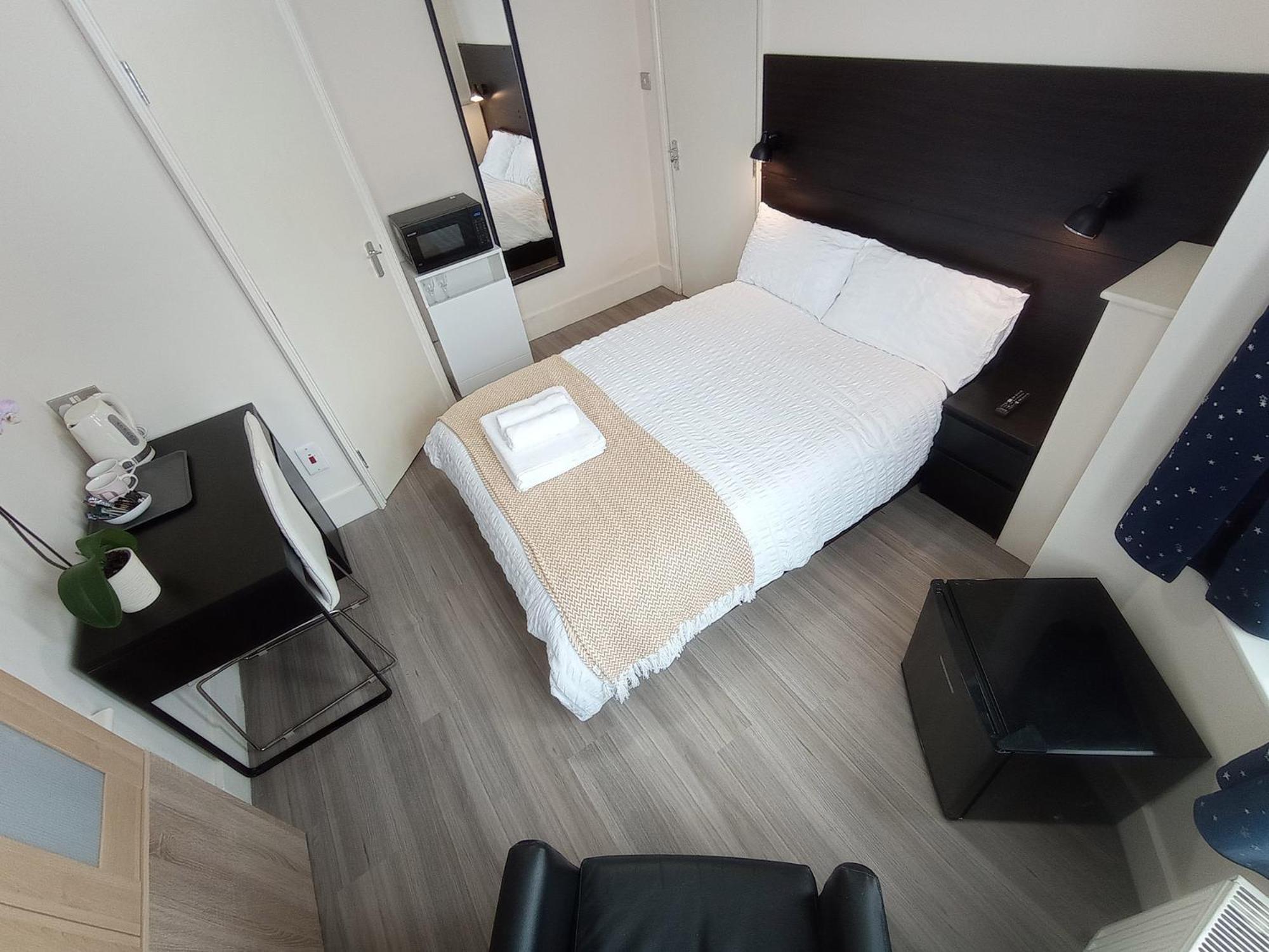 One-Bedroom Apartment - Photo 17