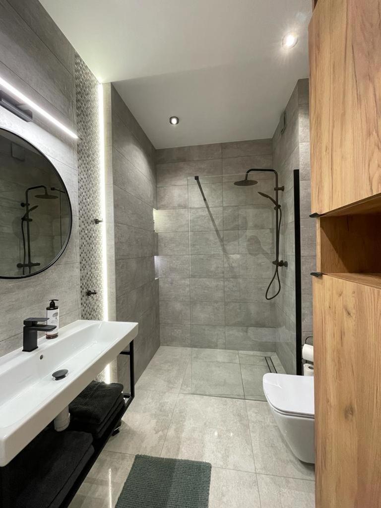 One-Bedroom Apartment - Photo 14