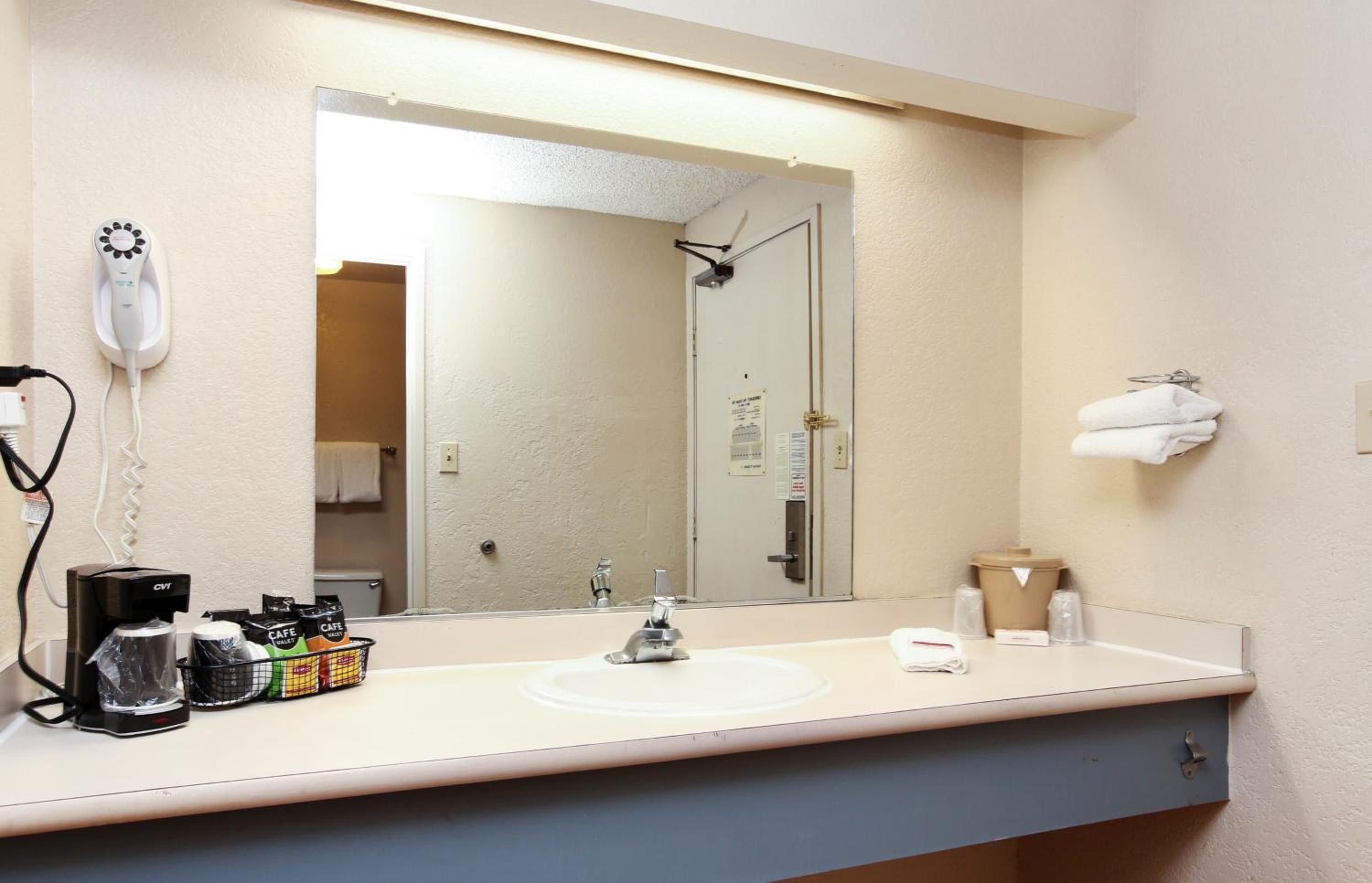 Suite King With Kitchenette Non-Smoking photo 3