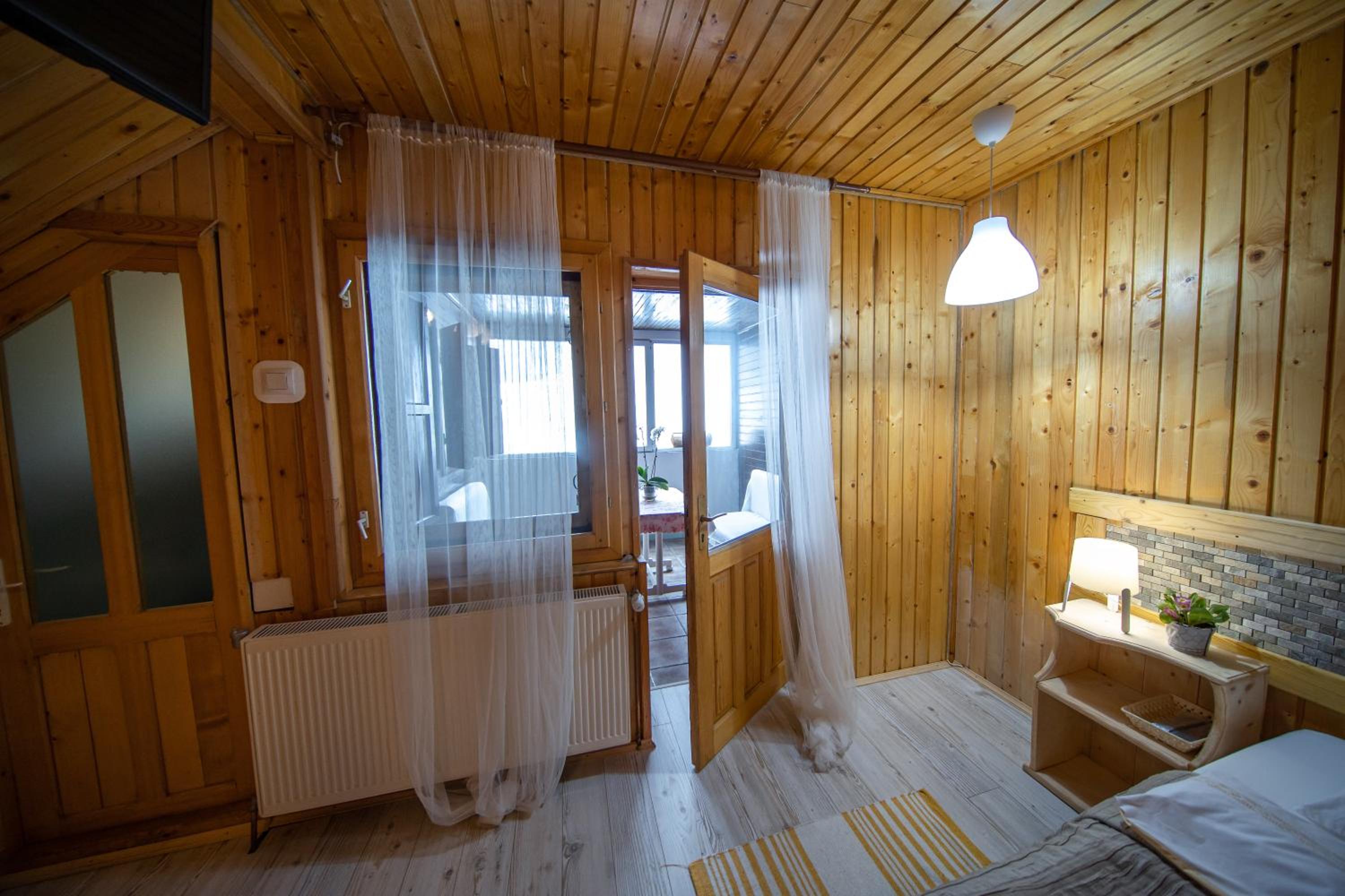 Double Room with Mountain View - Photo 23