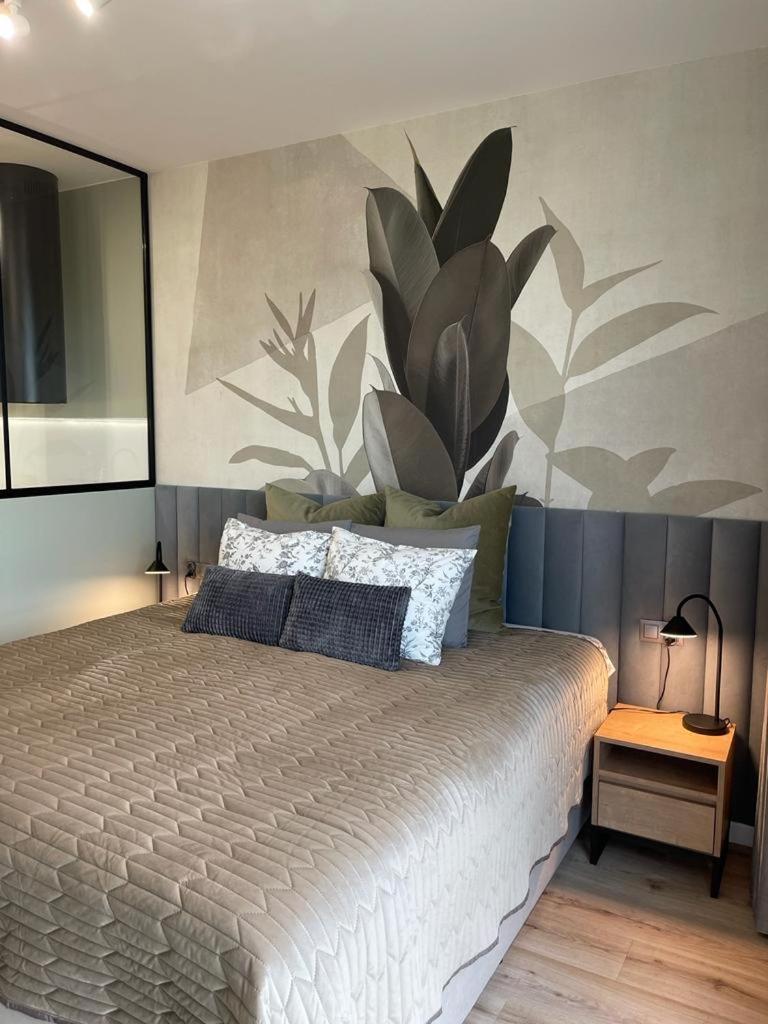 One-Bedroom Apartment - Photo 3