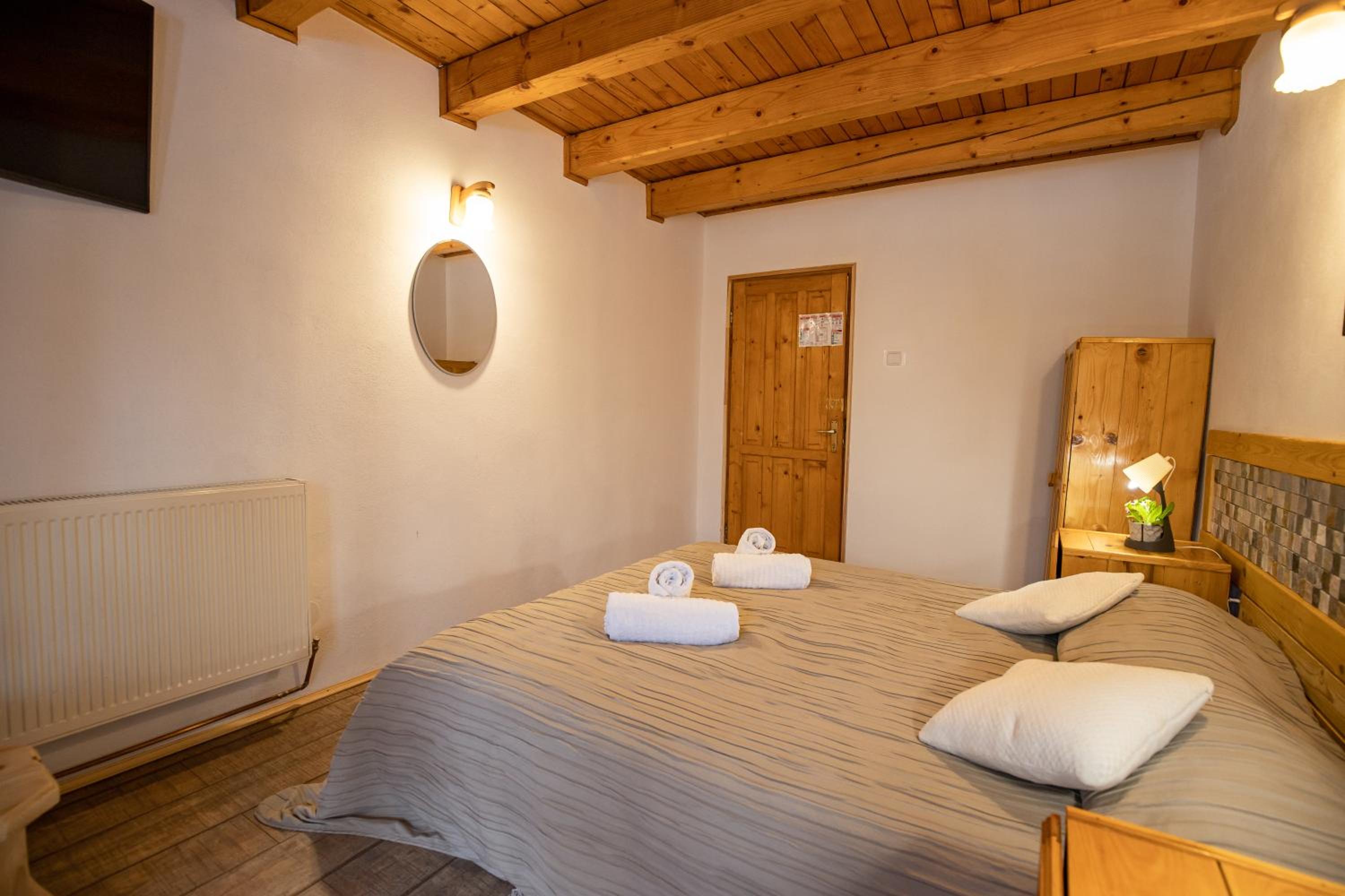 Double Room with Balcony - Photo 3