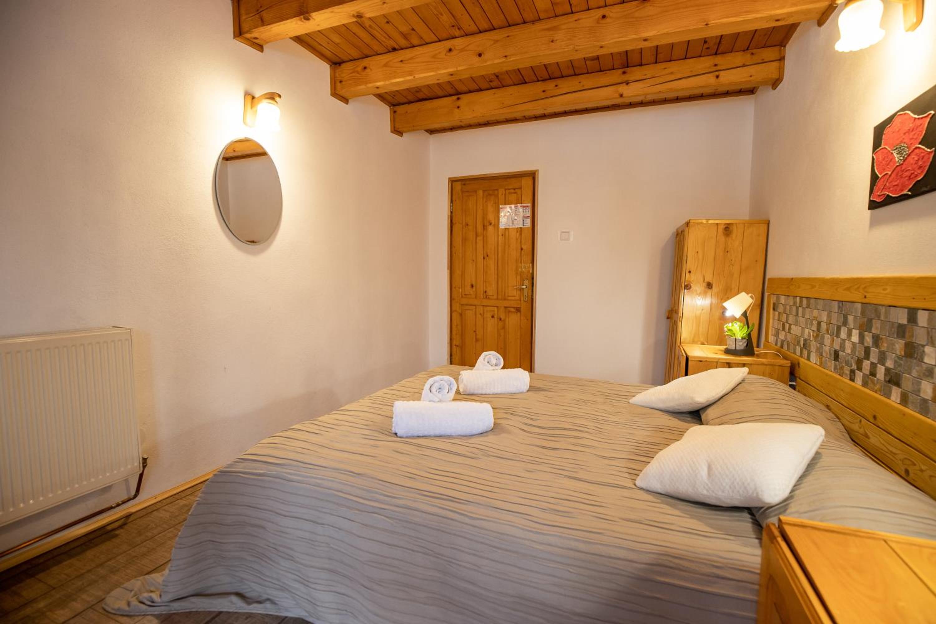 Double Room with Balcony - Photo 13