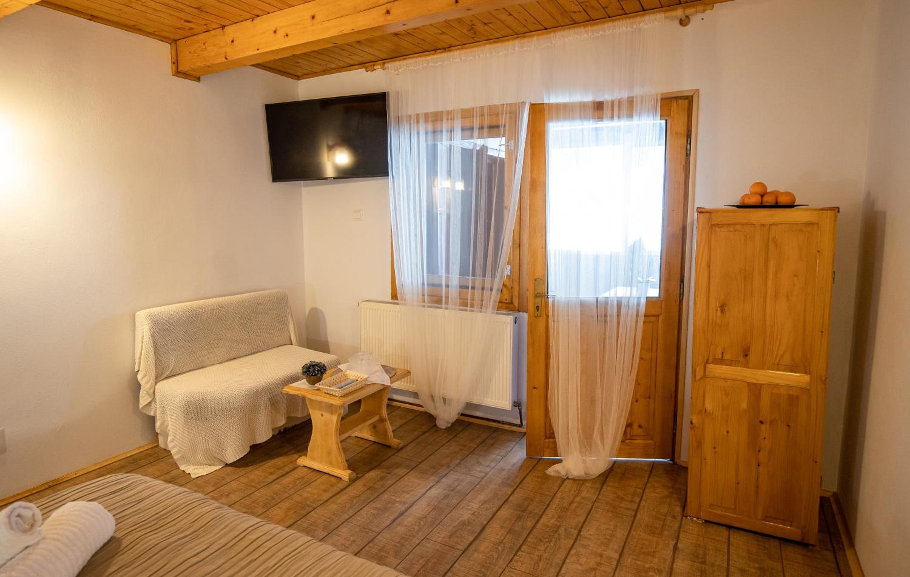 Two-Bedroom Suite - Photo 8
