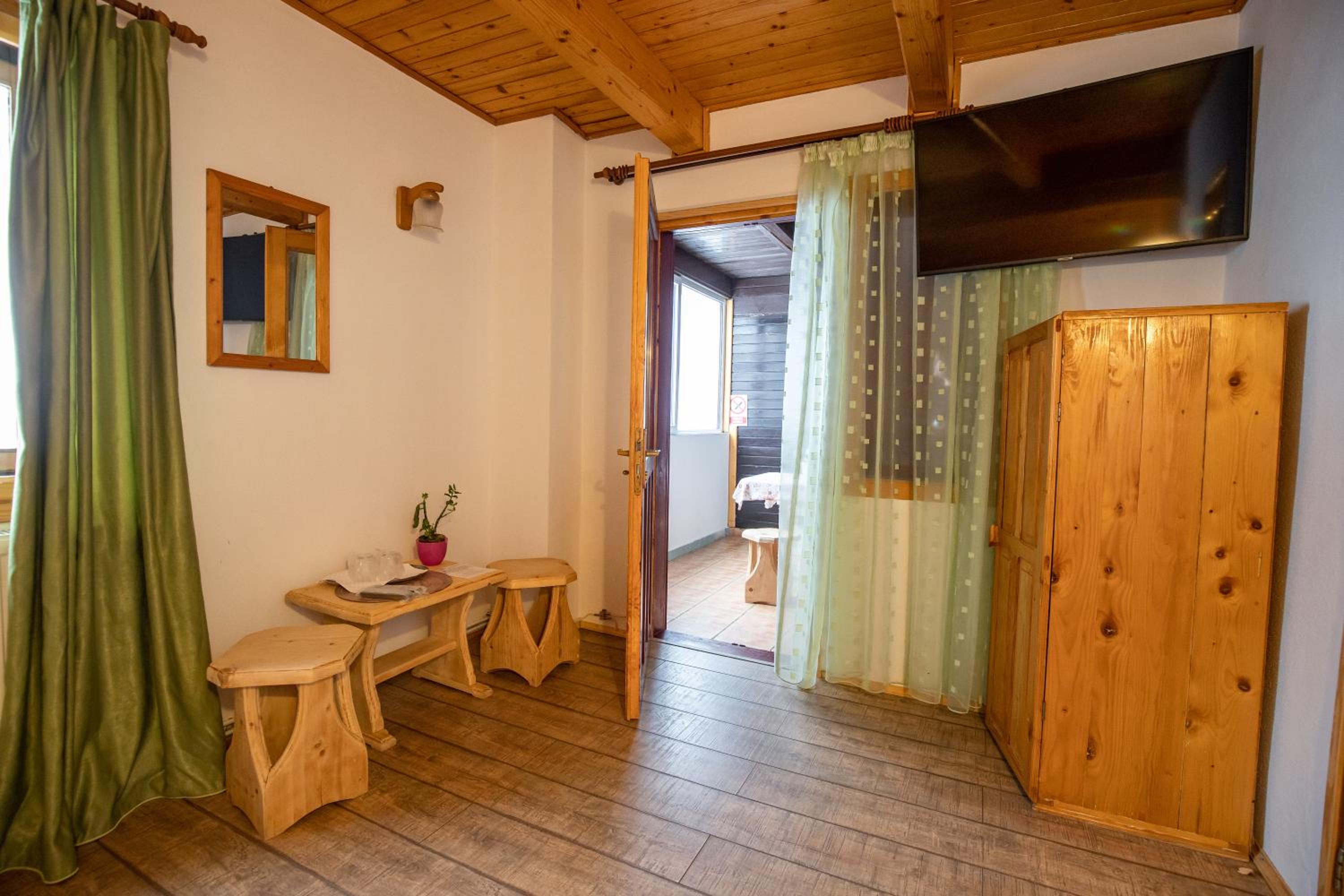 Two-Bedroom Suite - Photo 5