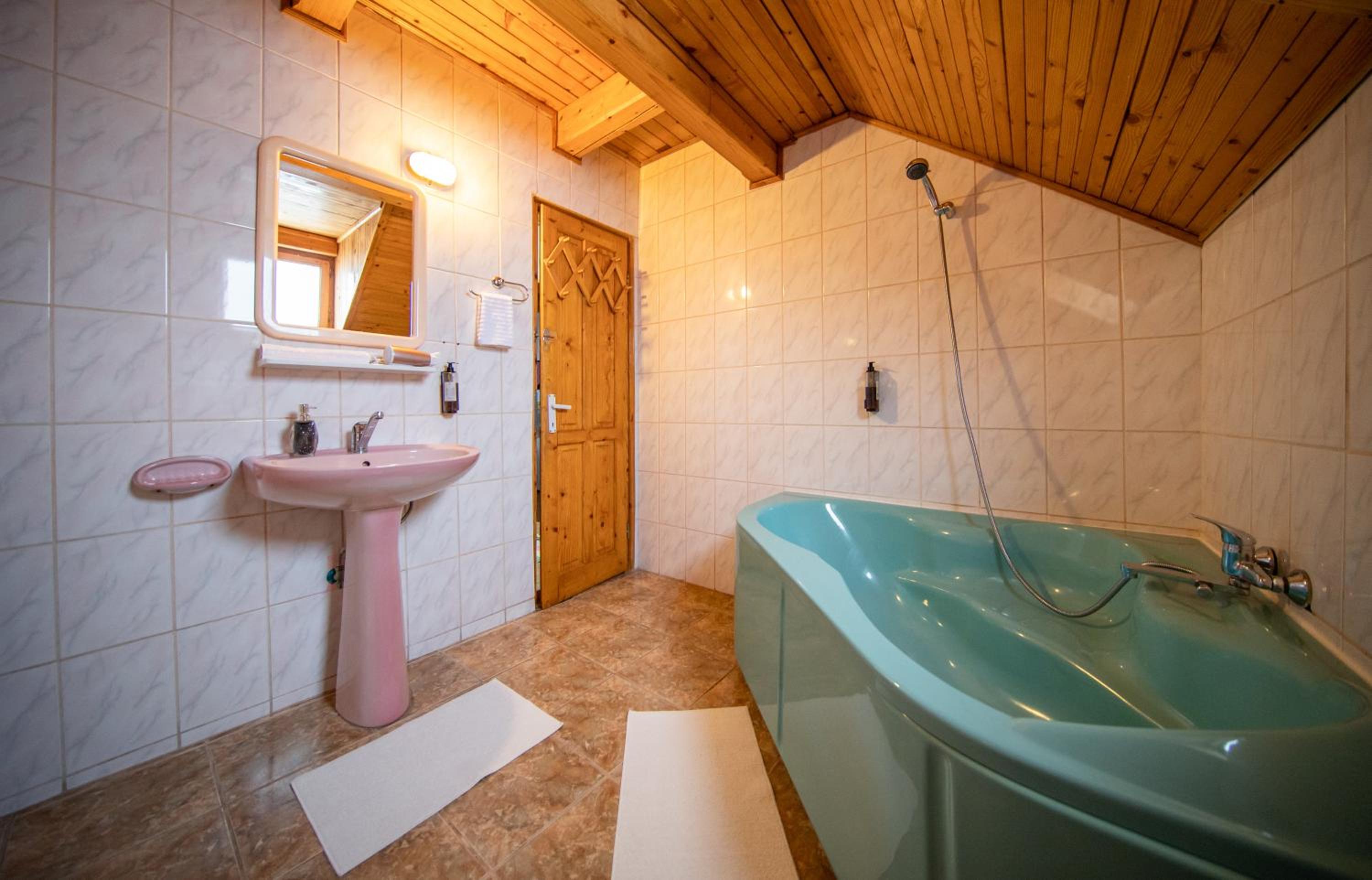 Two-Bedroom Suite - Photo 17