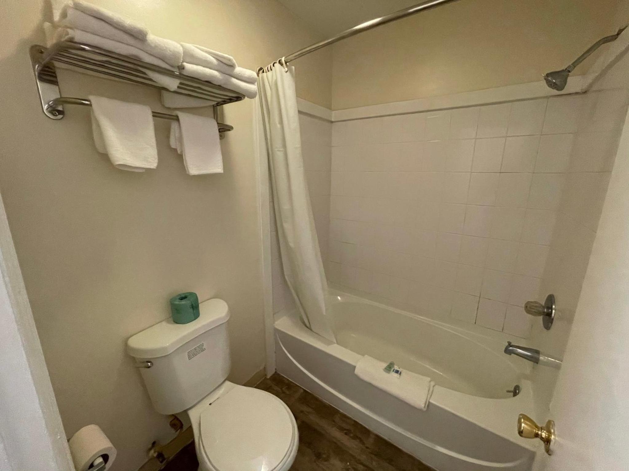 Double Room with Two Double Beds - Non-Smoking photo 2