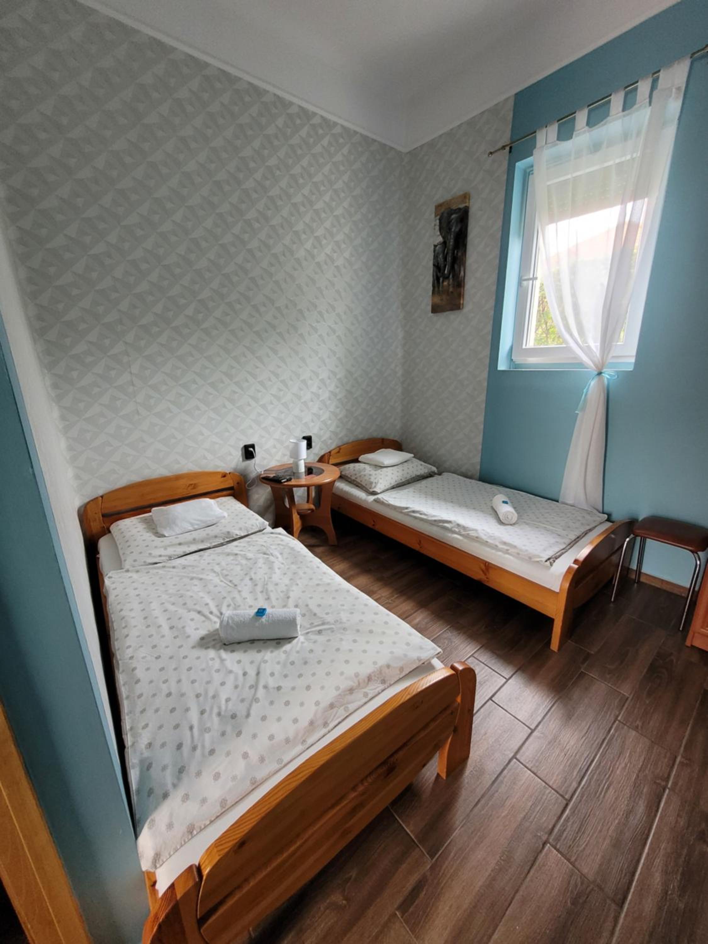 Standard Queen Room photo 2