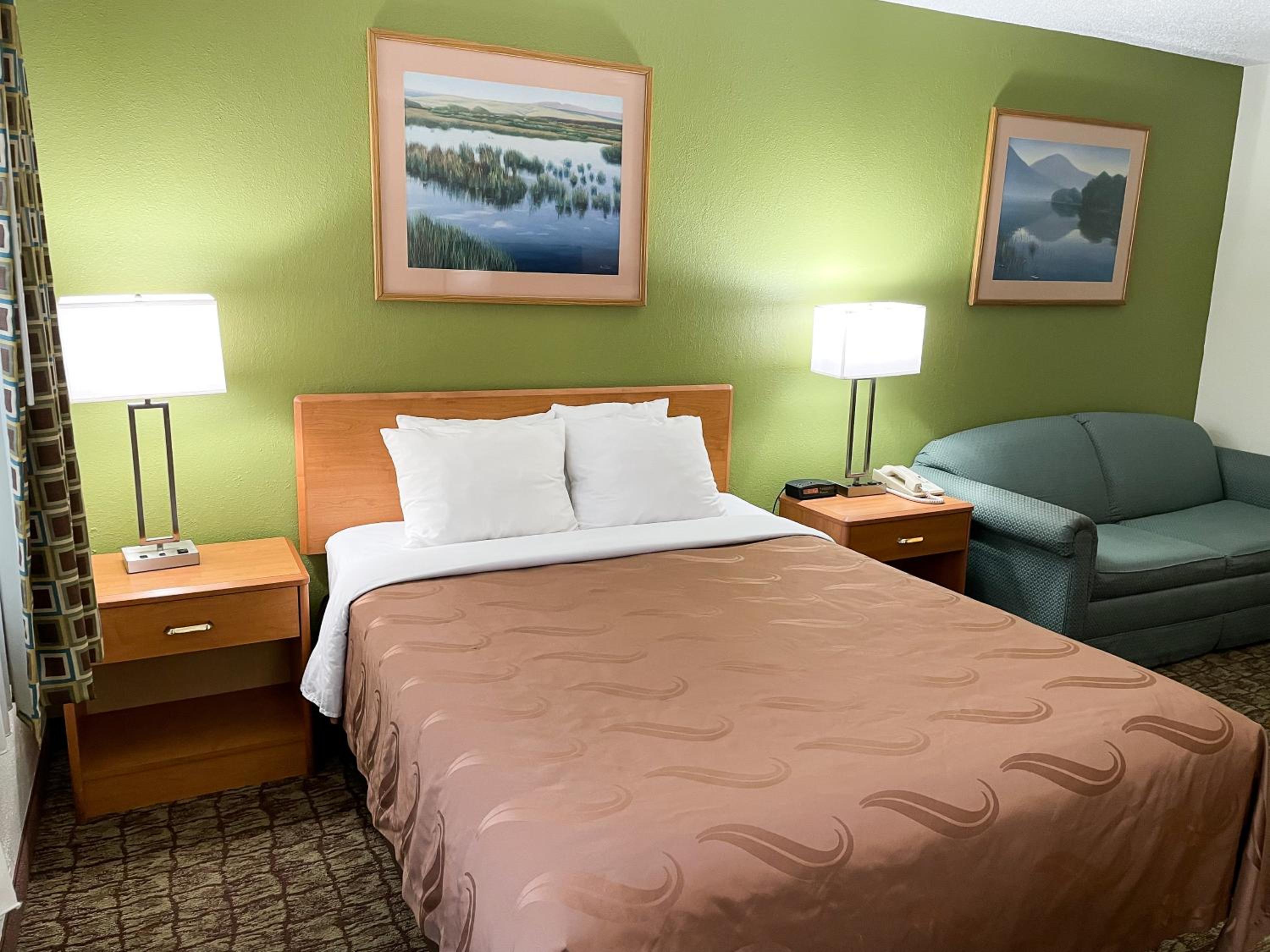 Queen Room - Accessible/Nonsmoking photo 1