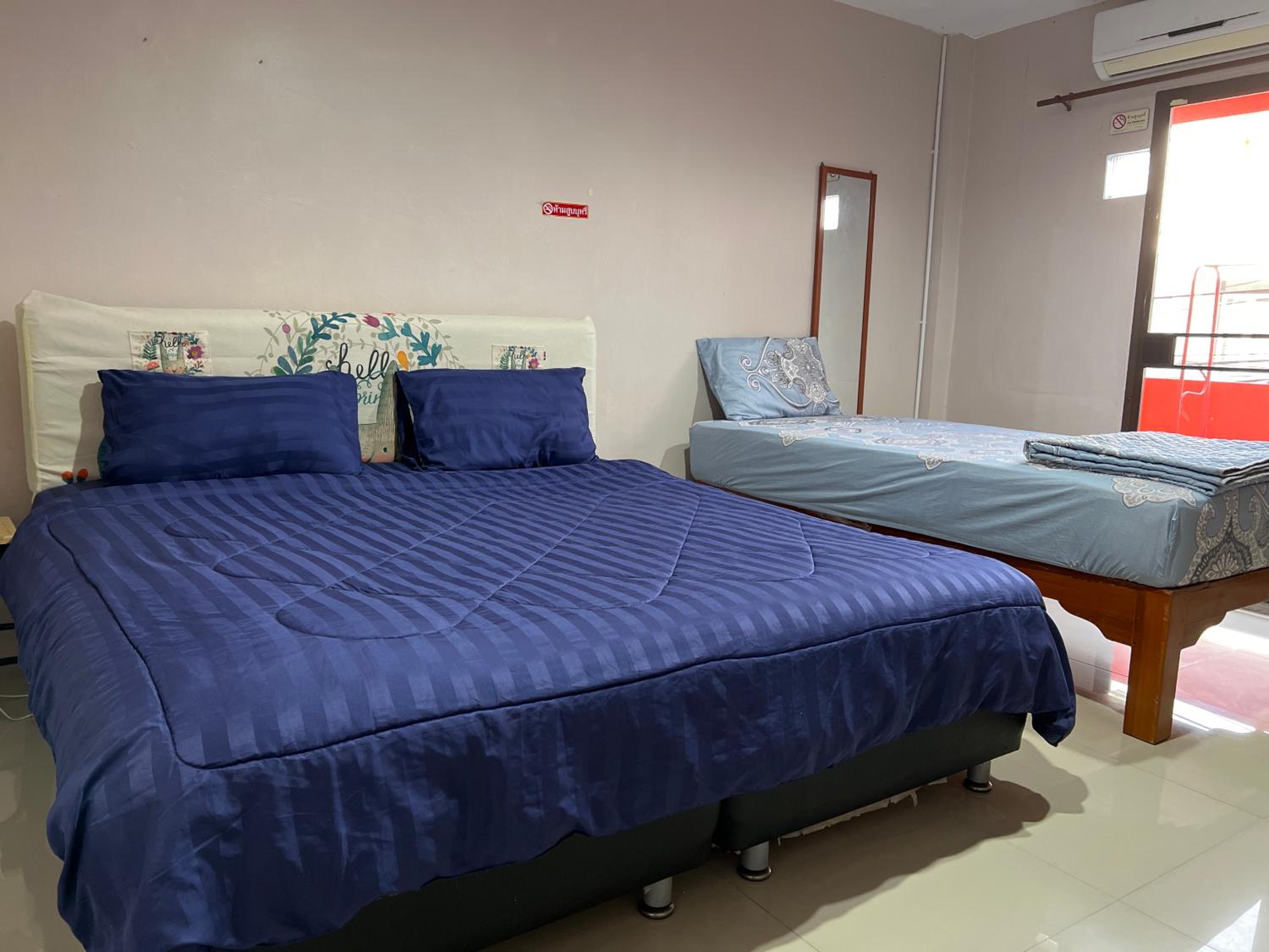 Triple Room with Balcony - Photo 6