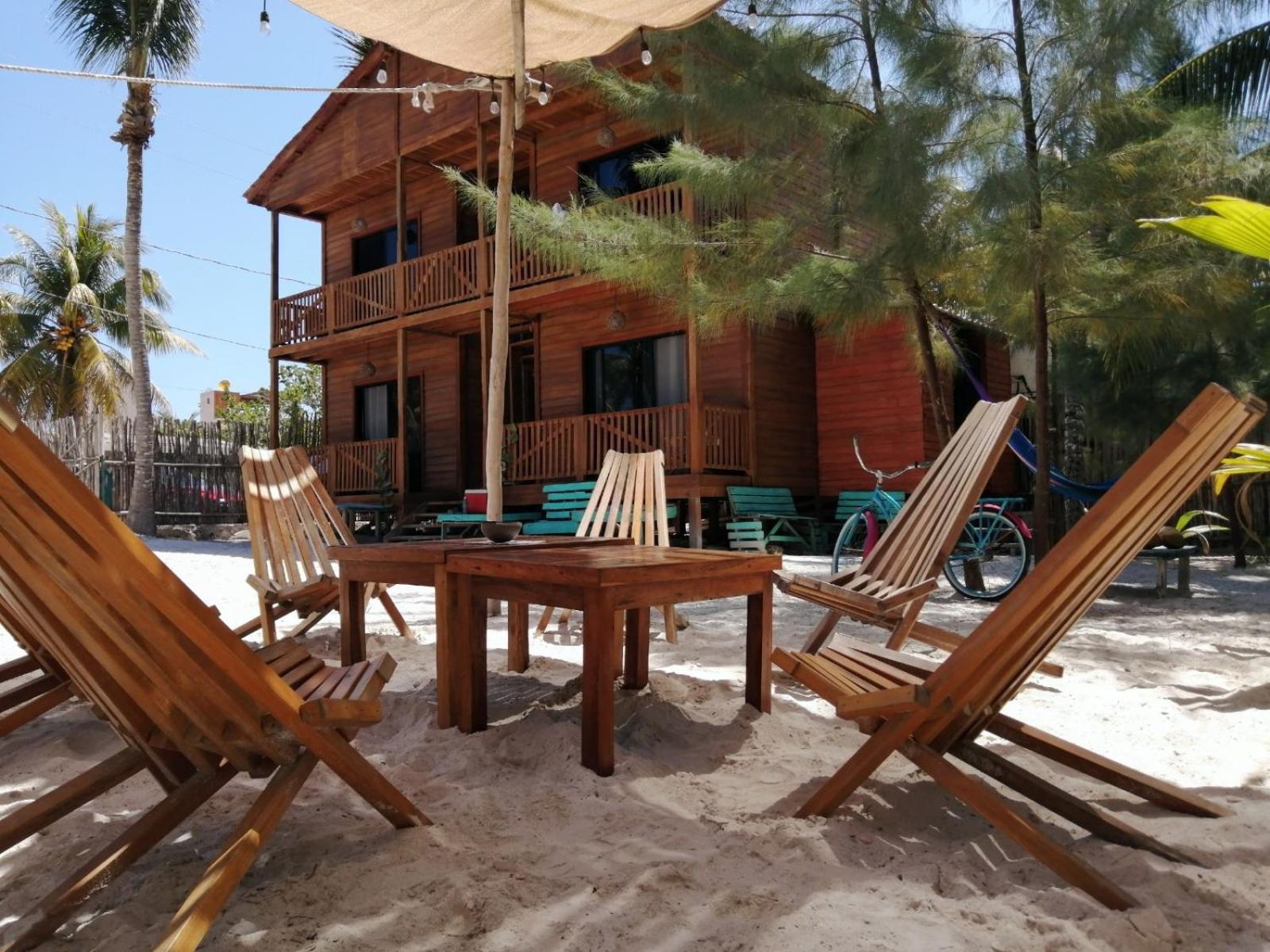 Deluxe Double Room with Balcony - Photo 4