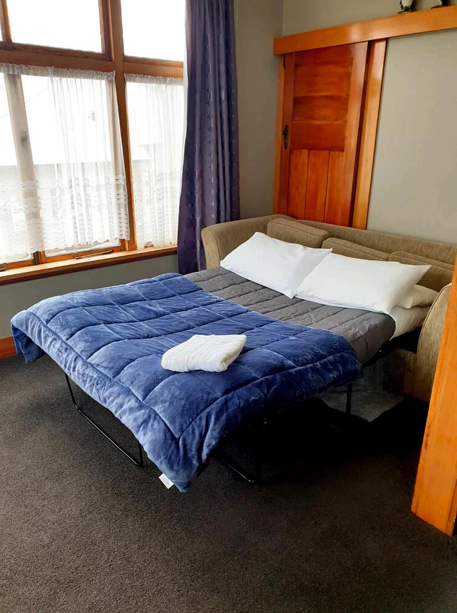 Two-Bedroom House - Photo 8