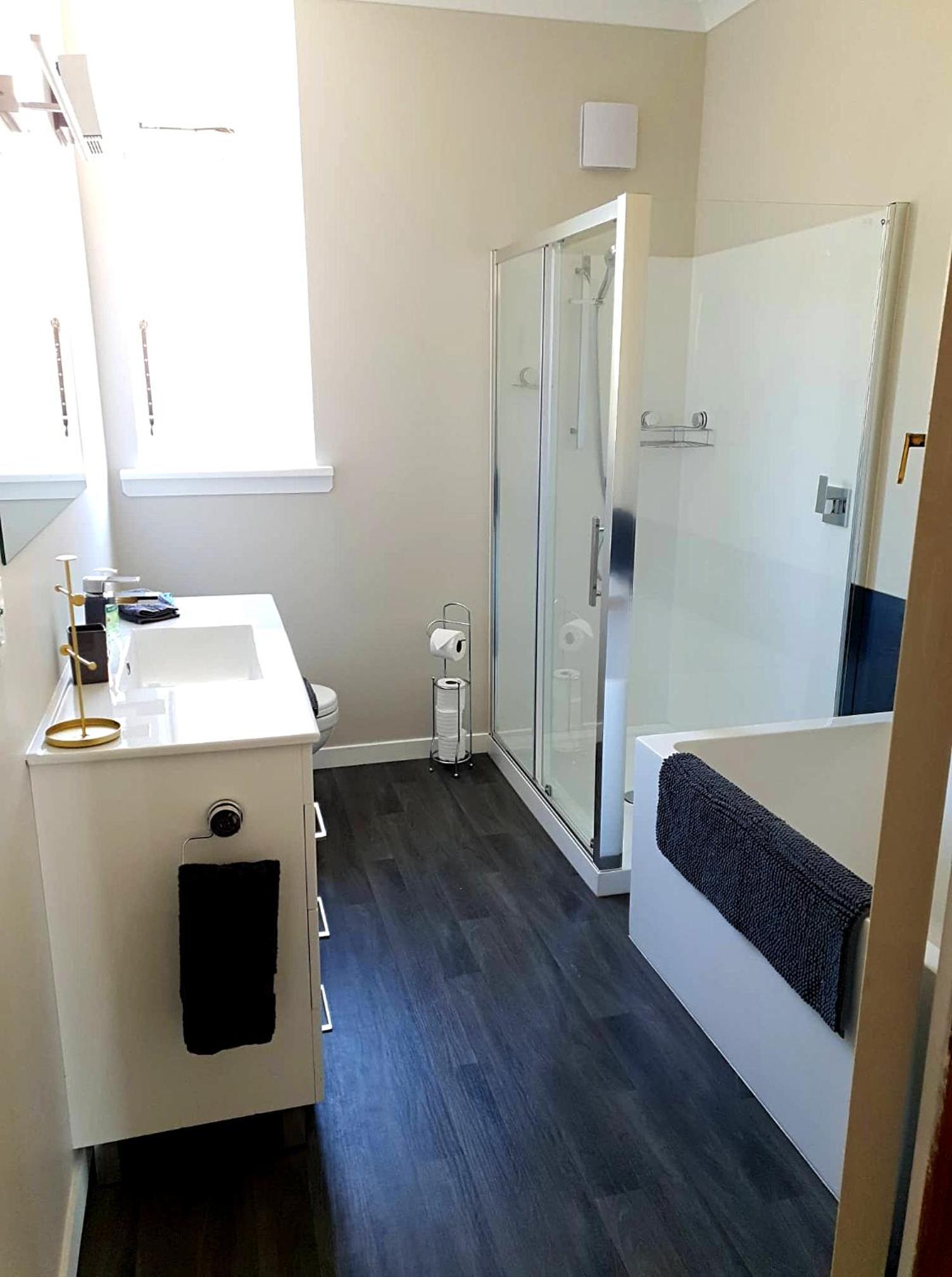 Two-Bedroom House - Photo 10