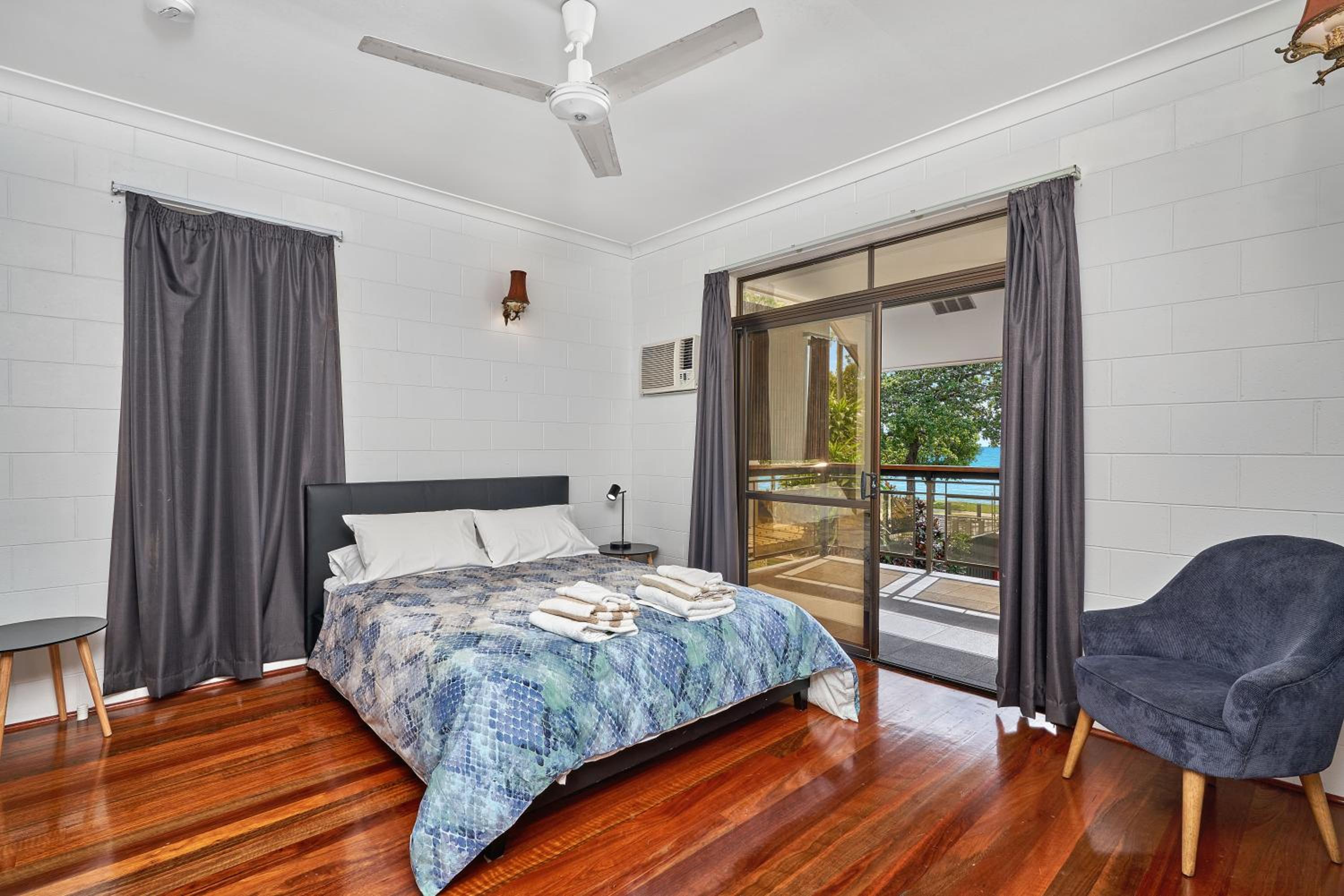 Four-Bedroom House photo 3
