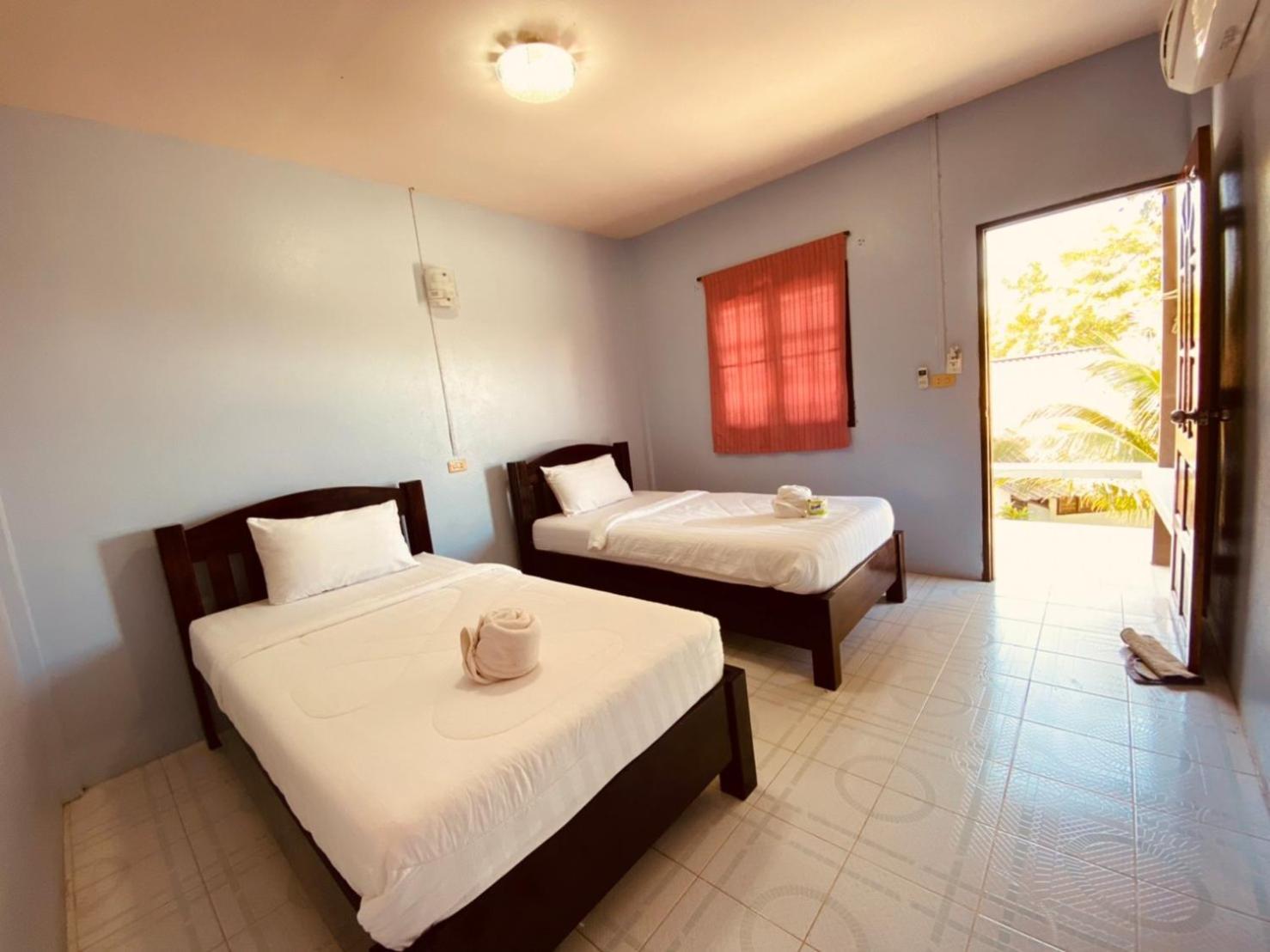 Standard Twin Room - Photo 4