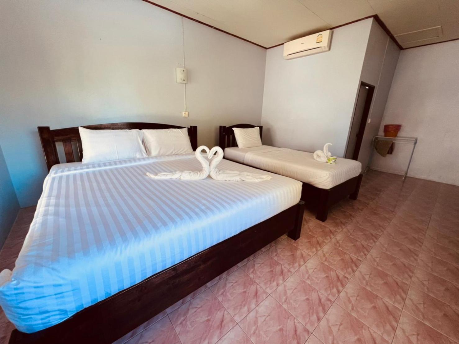 Standard Triple Room - Photo 12