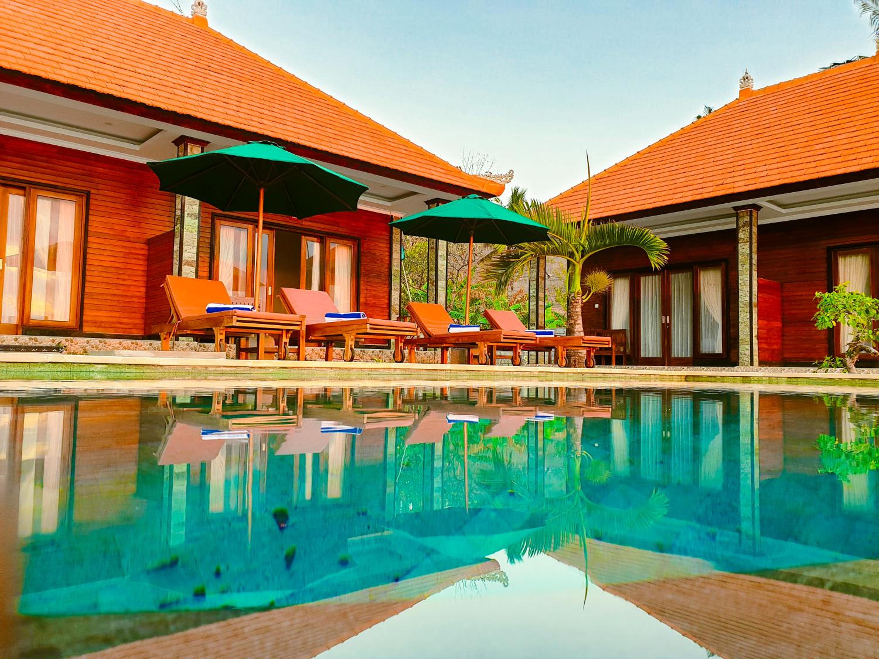Double Room with Pool View - Photo 11