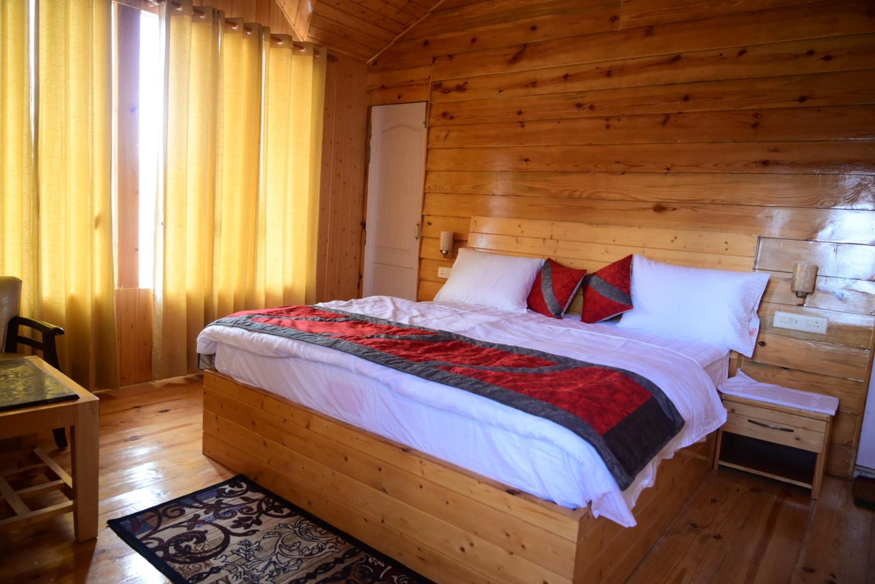 Deluxe Double Room with Balcony - Photo 1