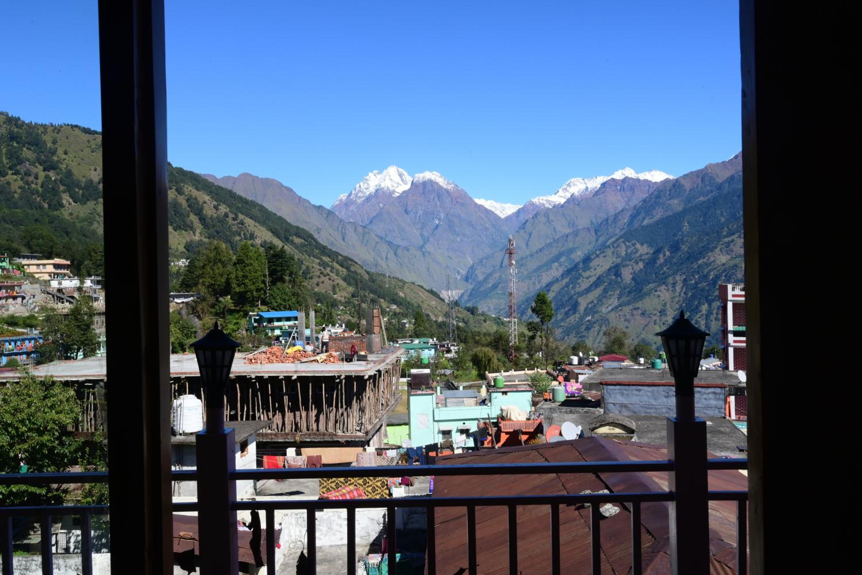 Deluxe Double Room with Balcony - Photo 6