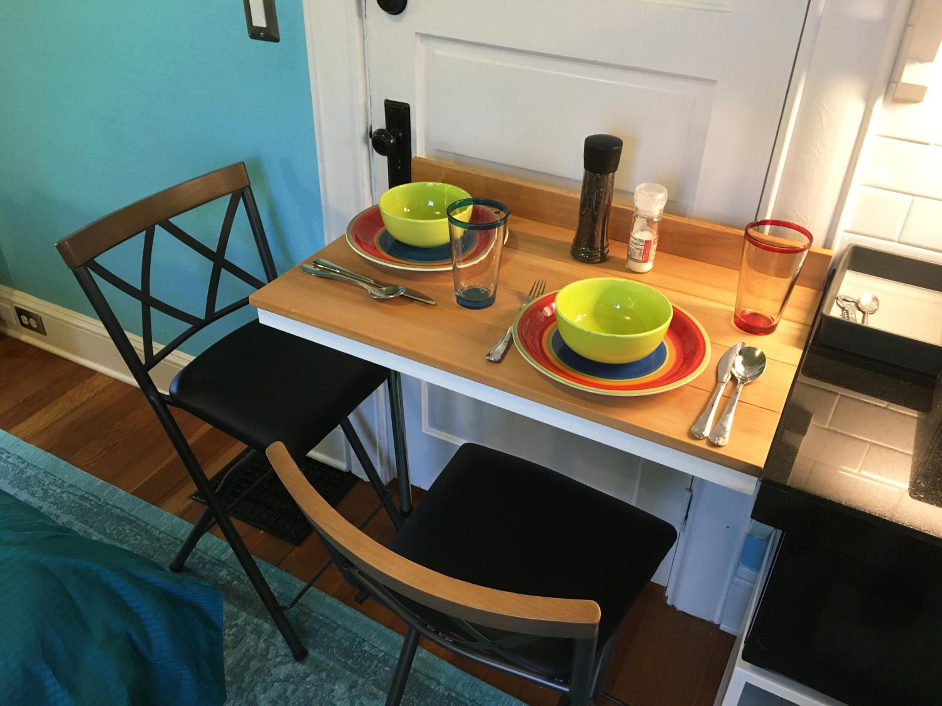 One-Bedroom Apartment - Photo 2