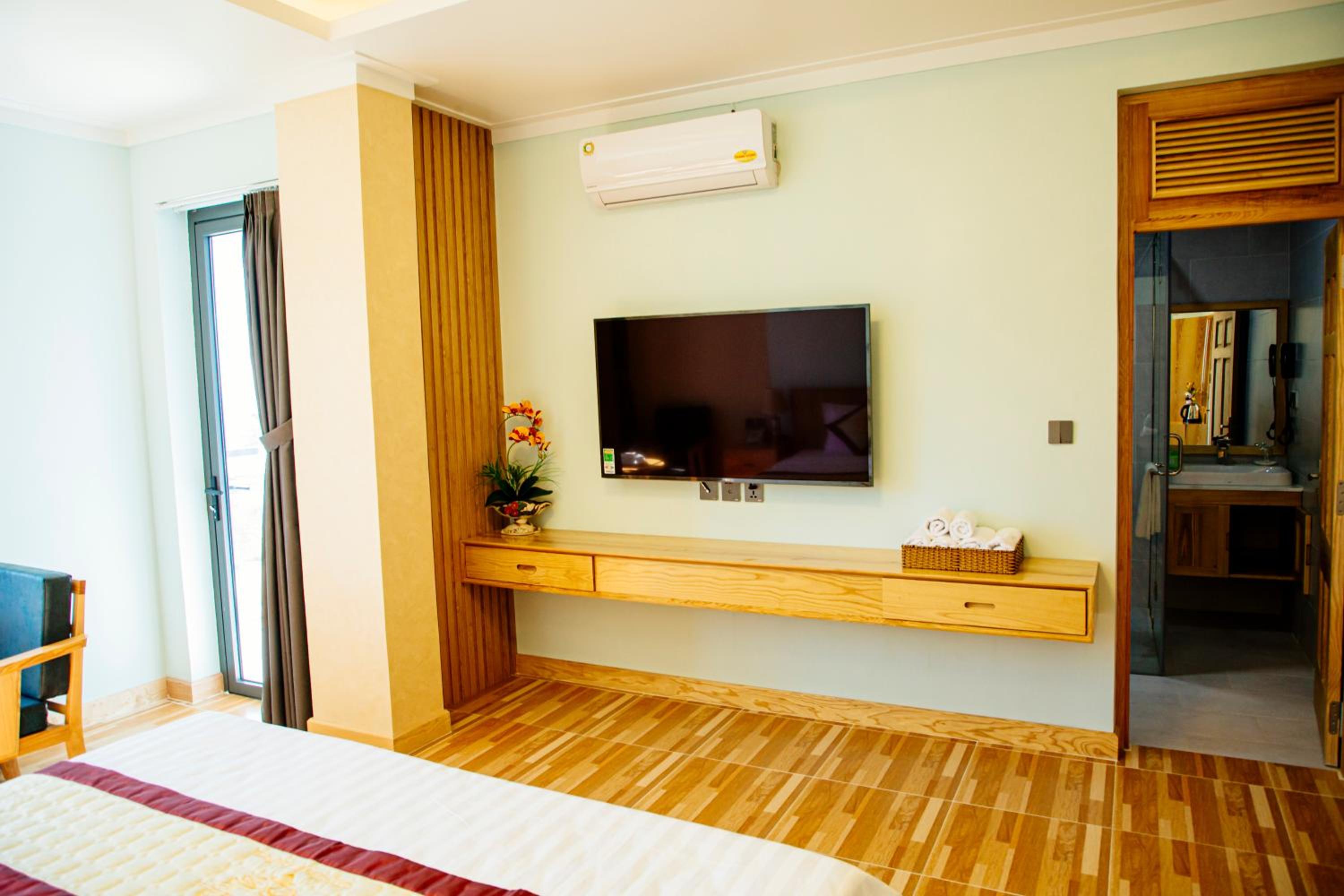 Standard King Room photo 2