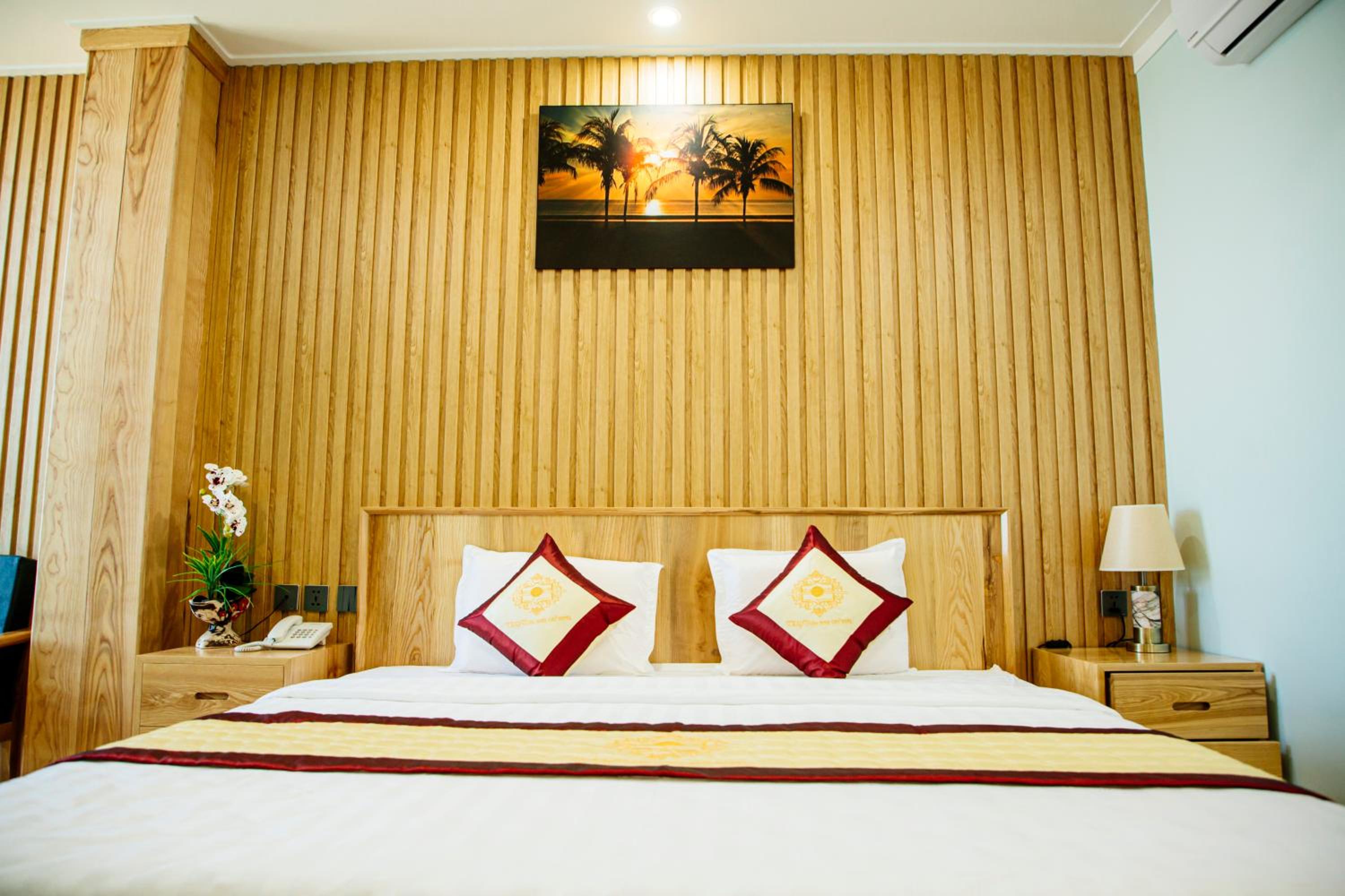 Standard King Room photo 3
