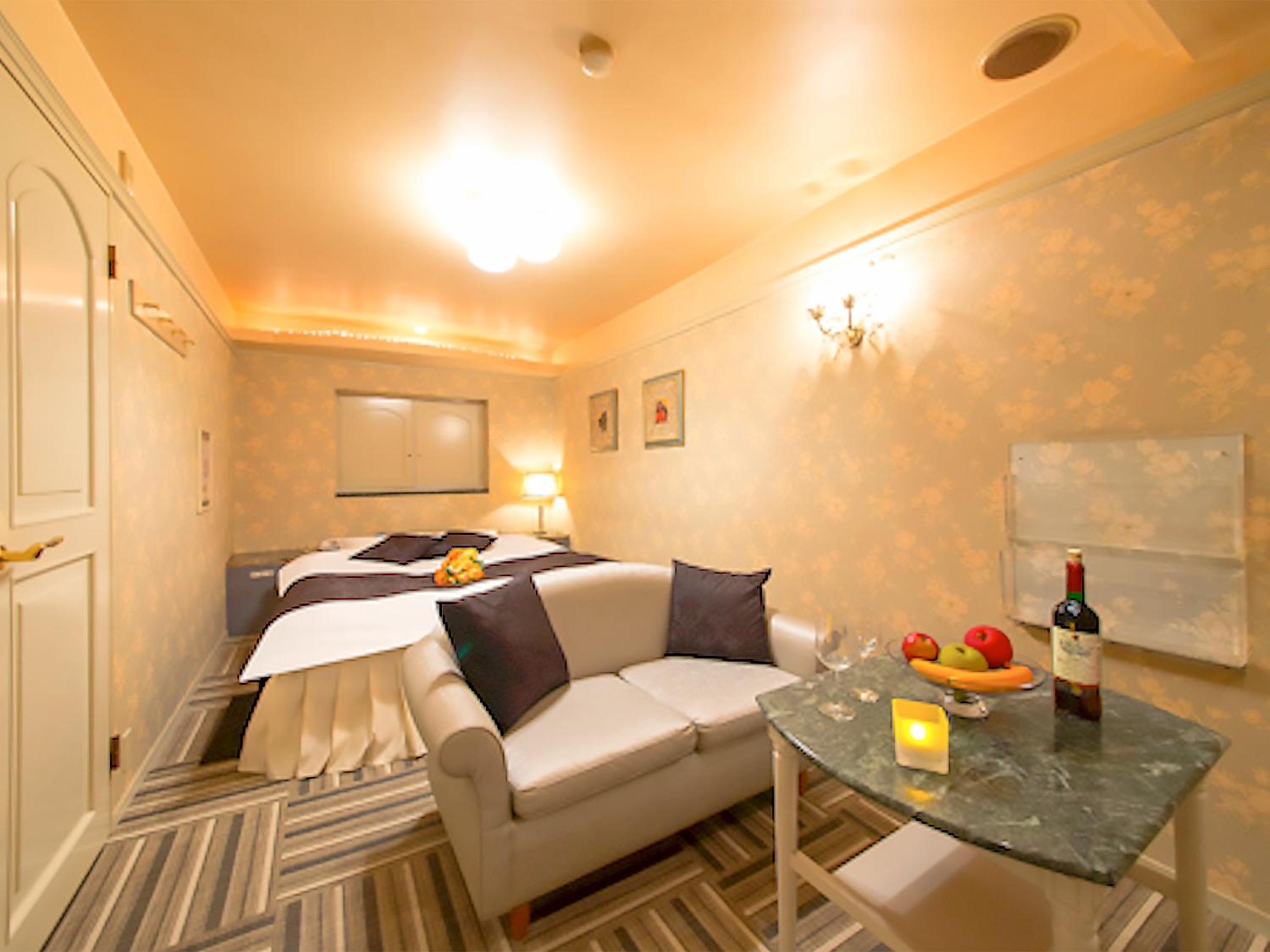 Standard Double Room - Photo 11