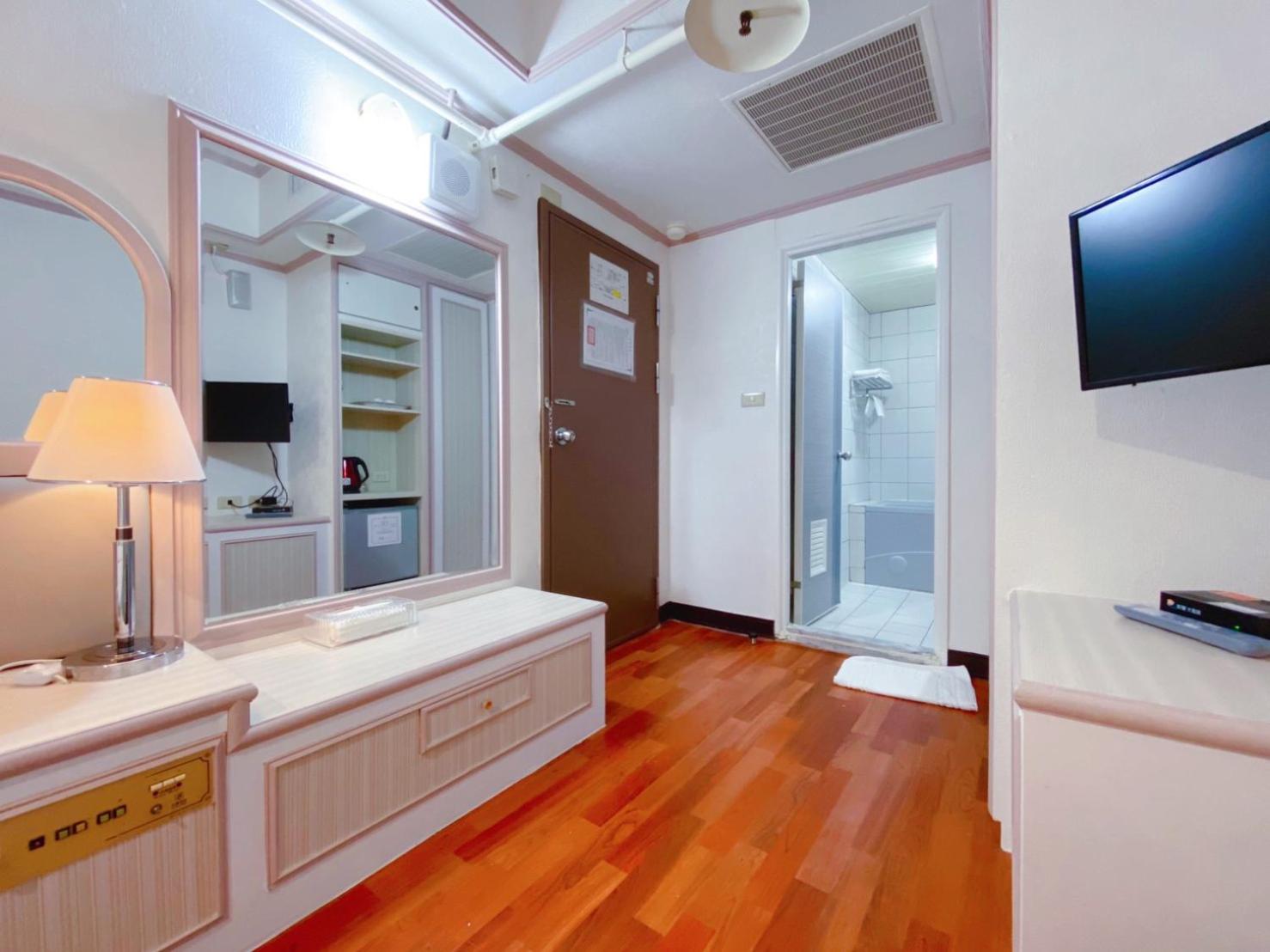 Budget Double Room without Window