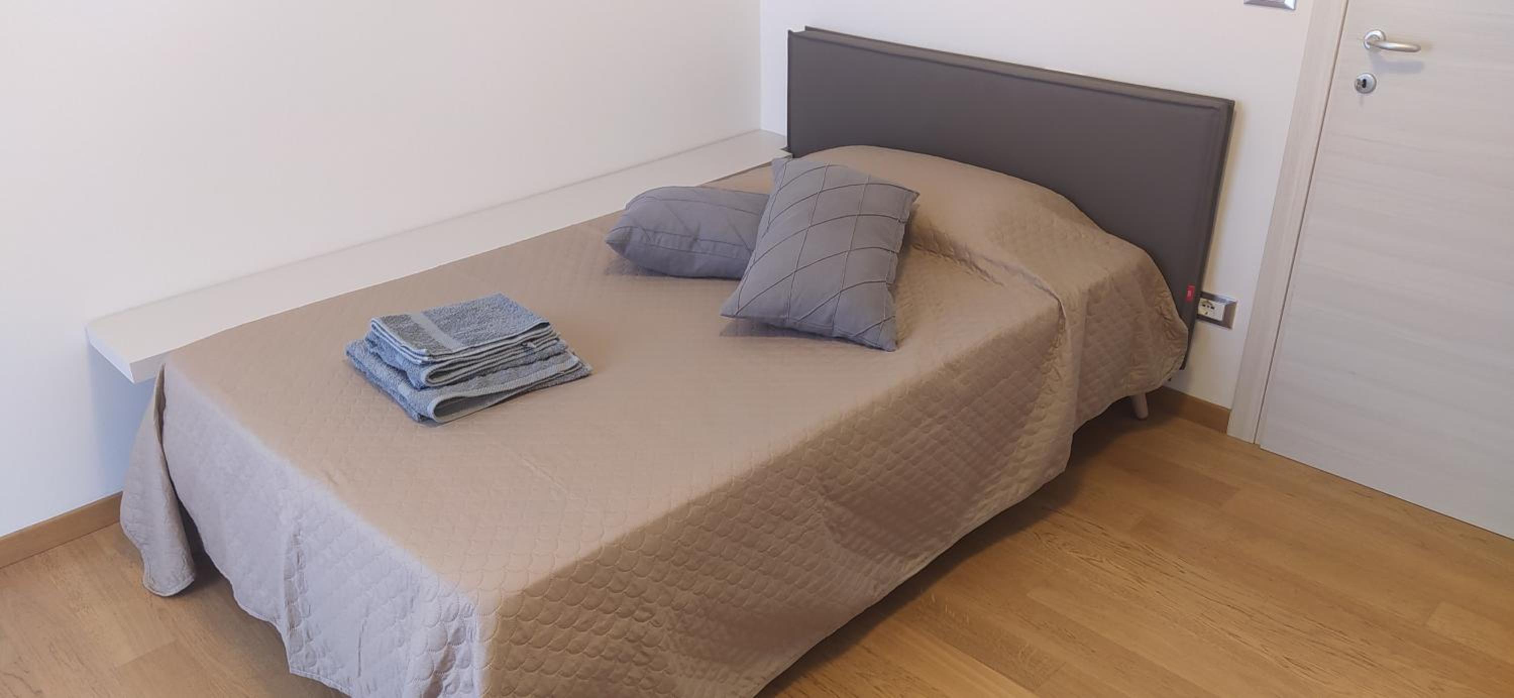 Single Room with Private Bathroom