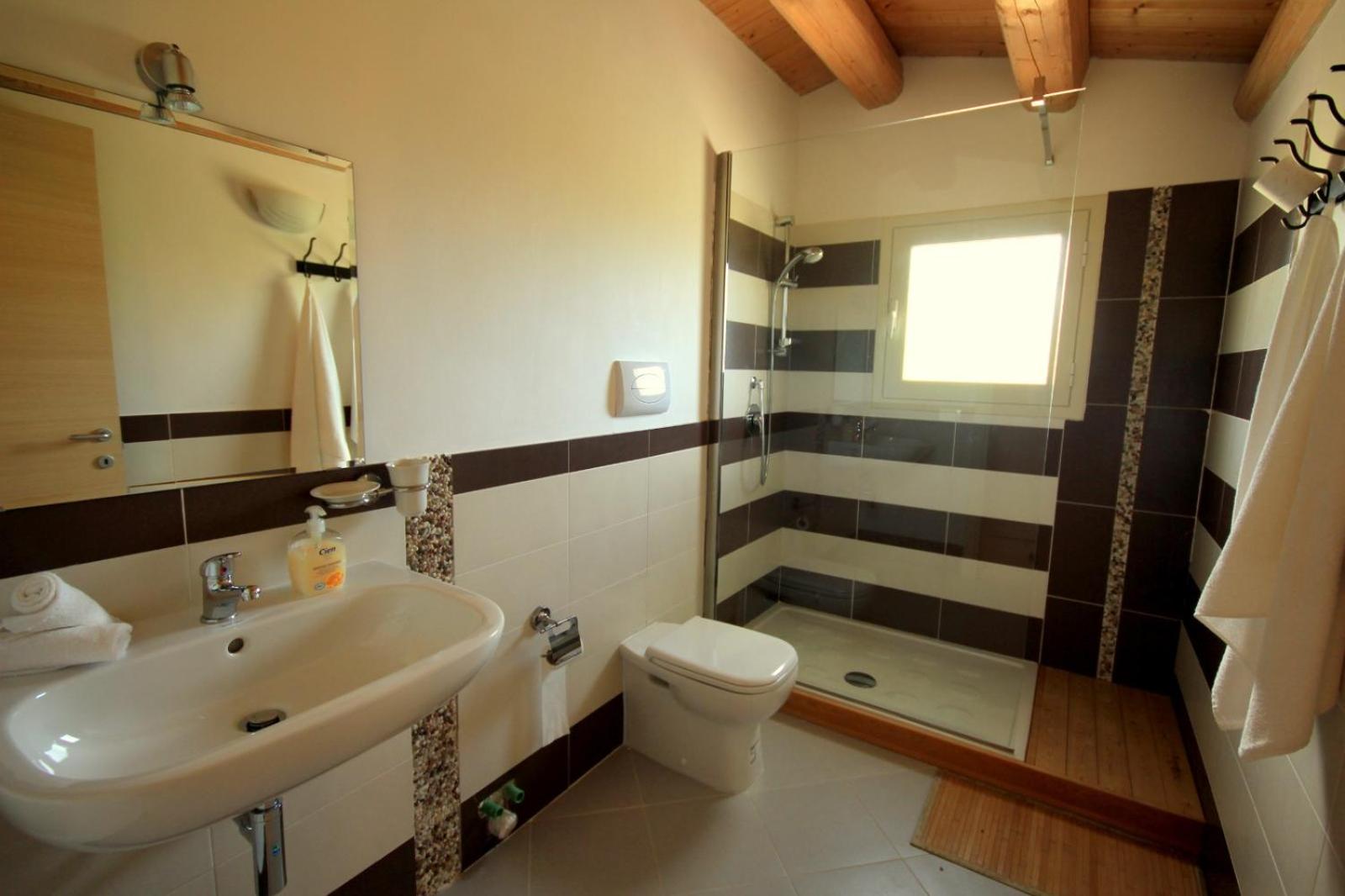 Three-Bedroom Villa photo 2