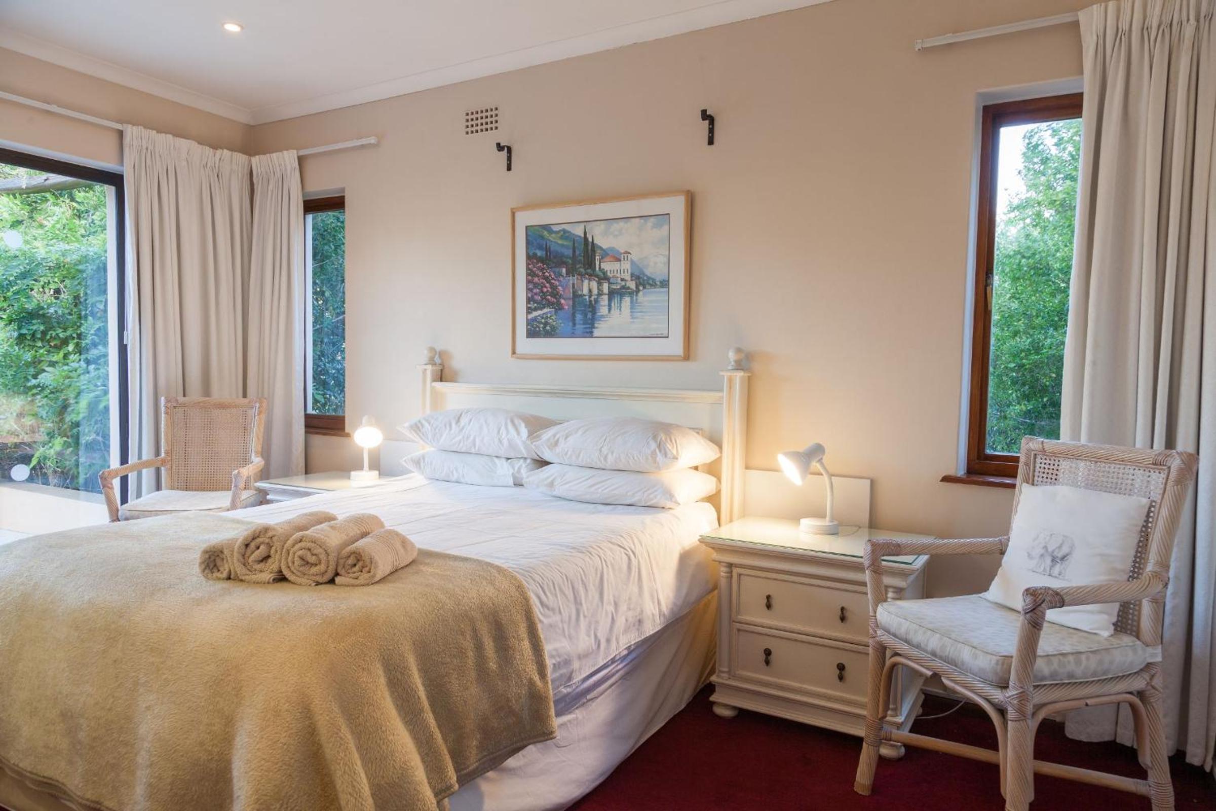 Two-Bedroom Villa - Photo 2
