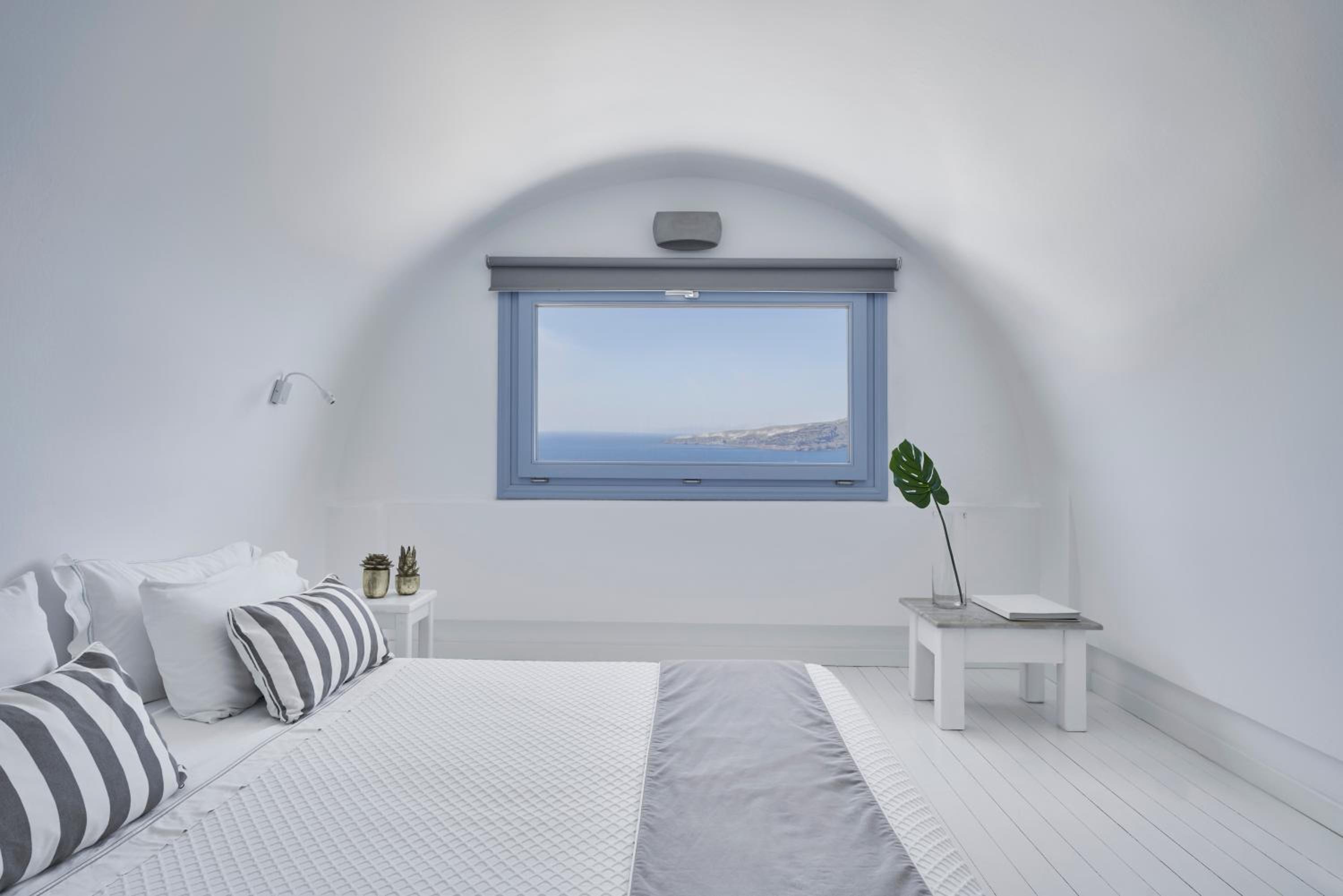 Executive Suite with Panoramic Caldera View - Photo 9