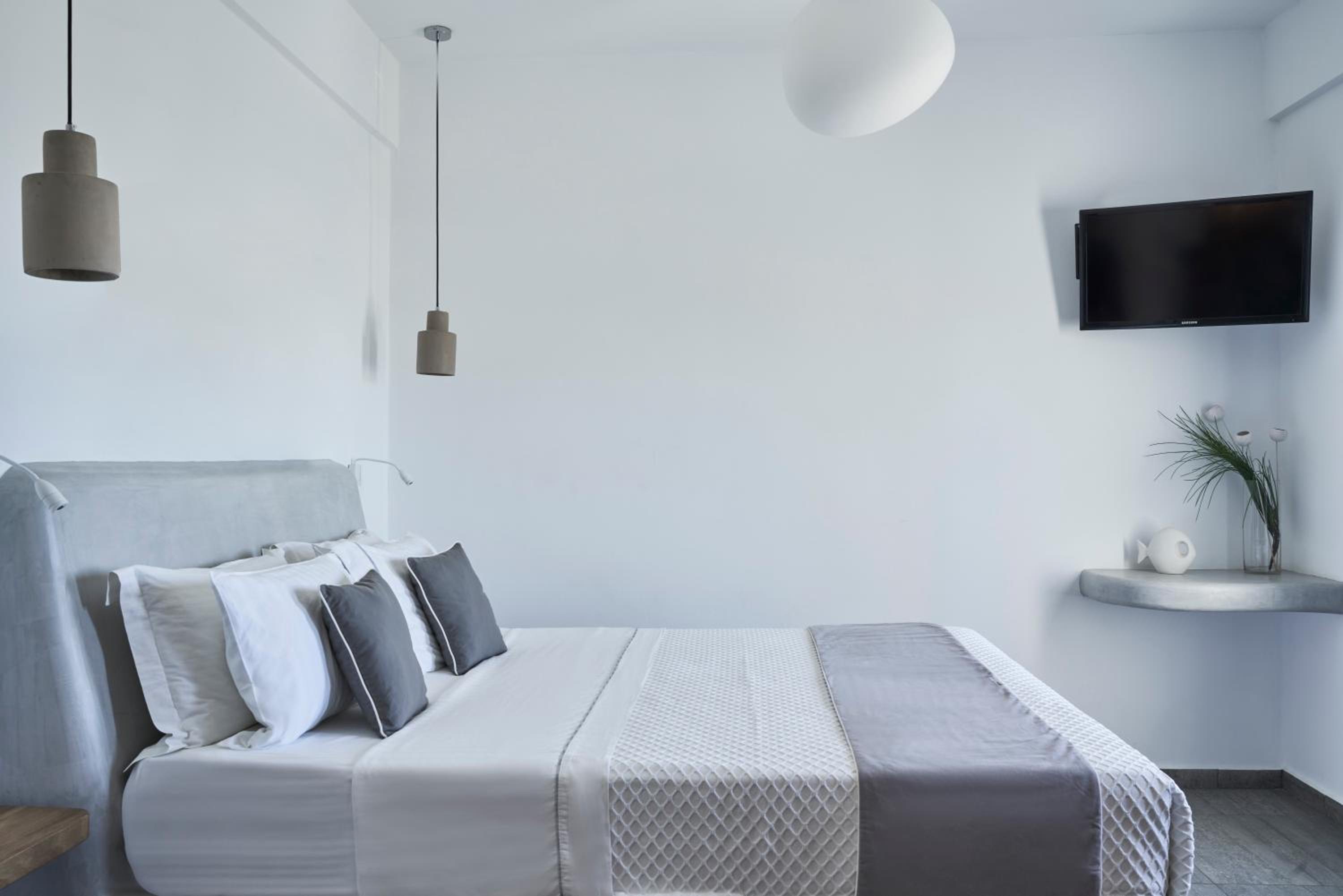 Double Room with Sea and Garden View - Photo 3