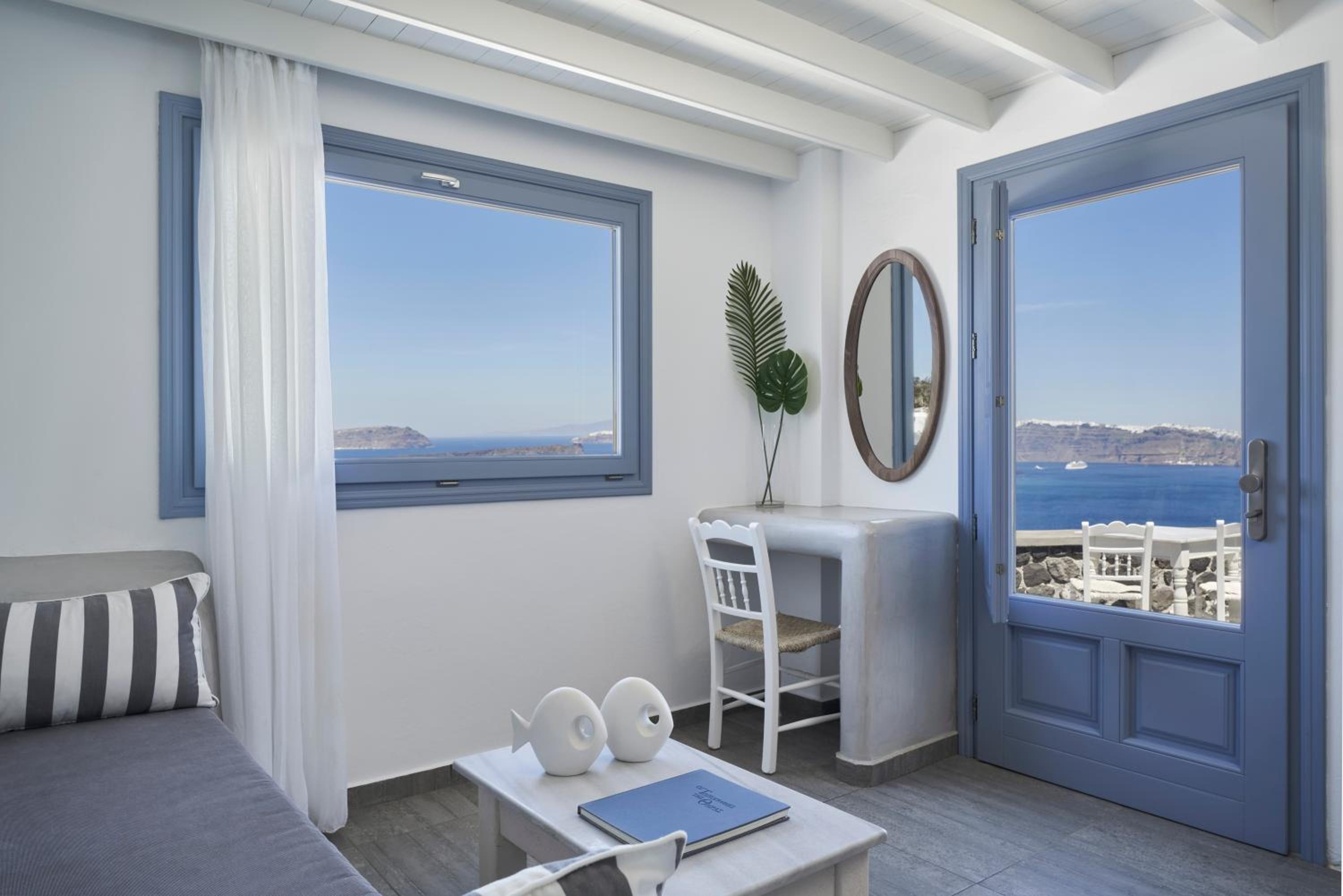 Executive Suite with Panoramic Caldera View - Photo 4