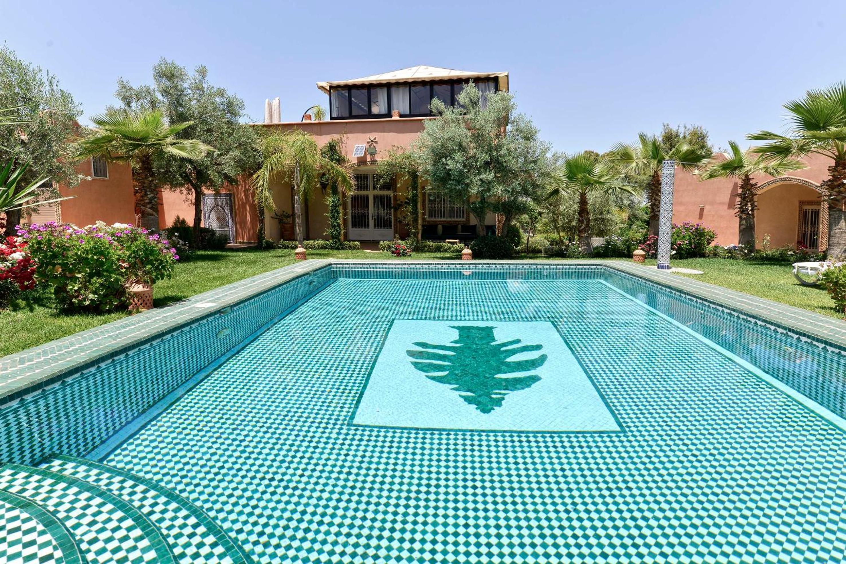 Villa with Private Pool - Photo 17