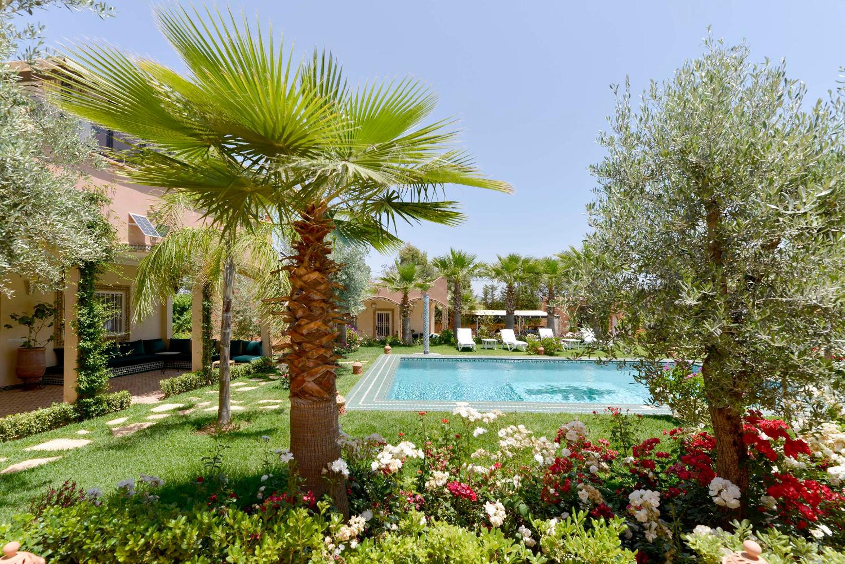 Villa with Private Pool - Photo 27