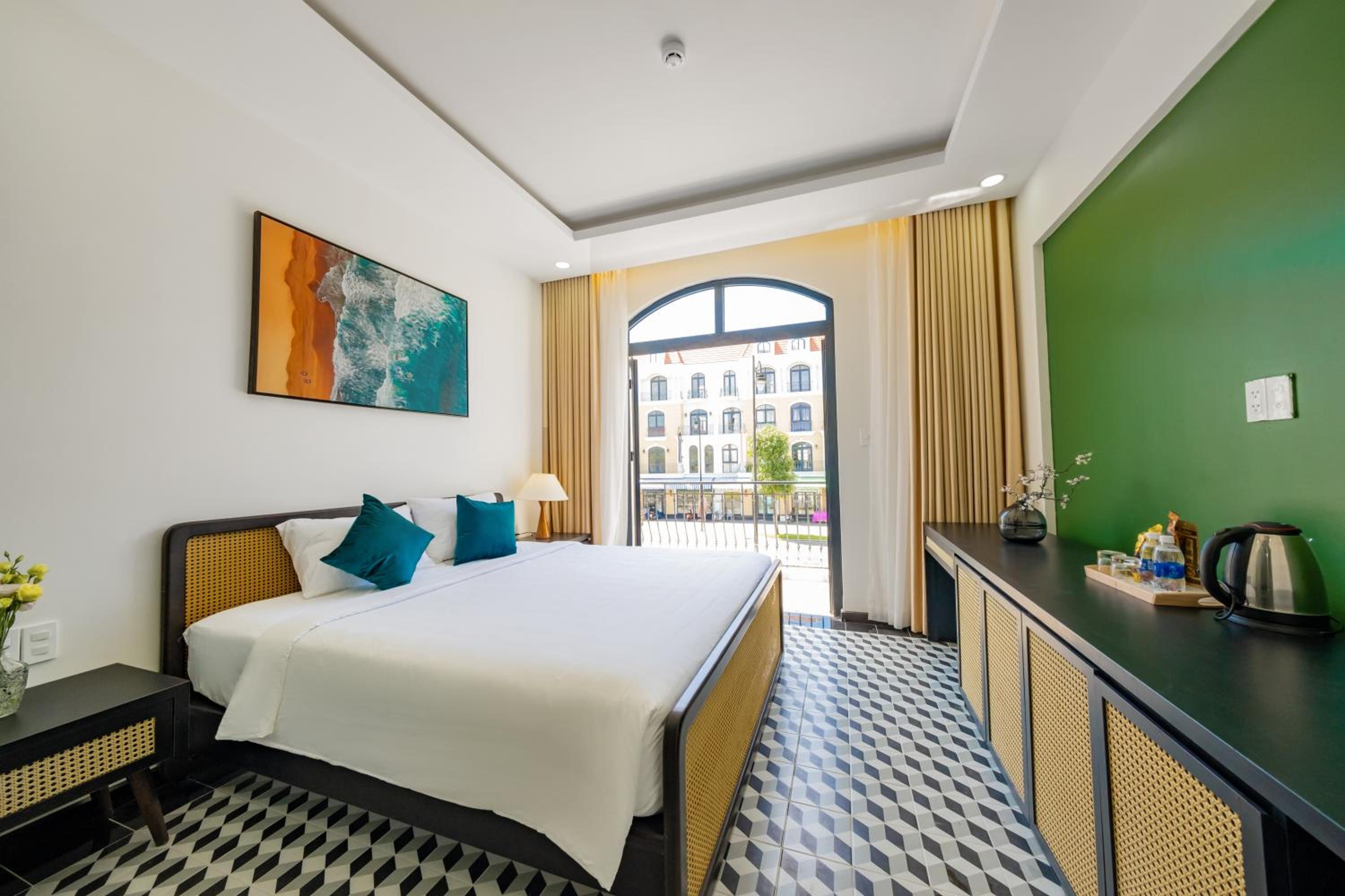 Deluxe King Room