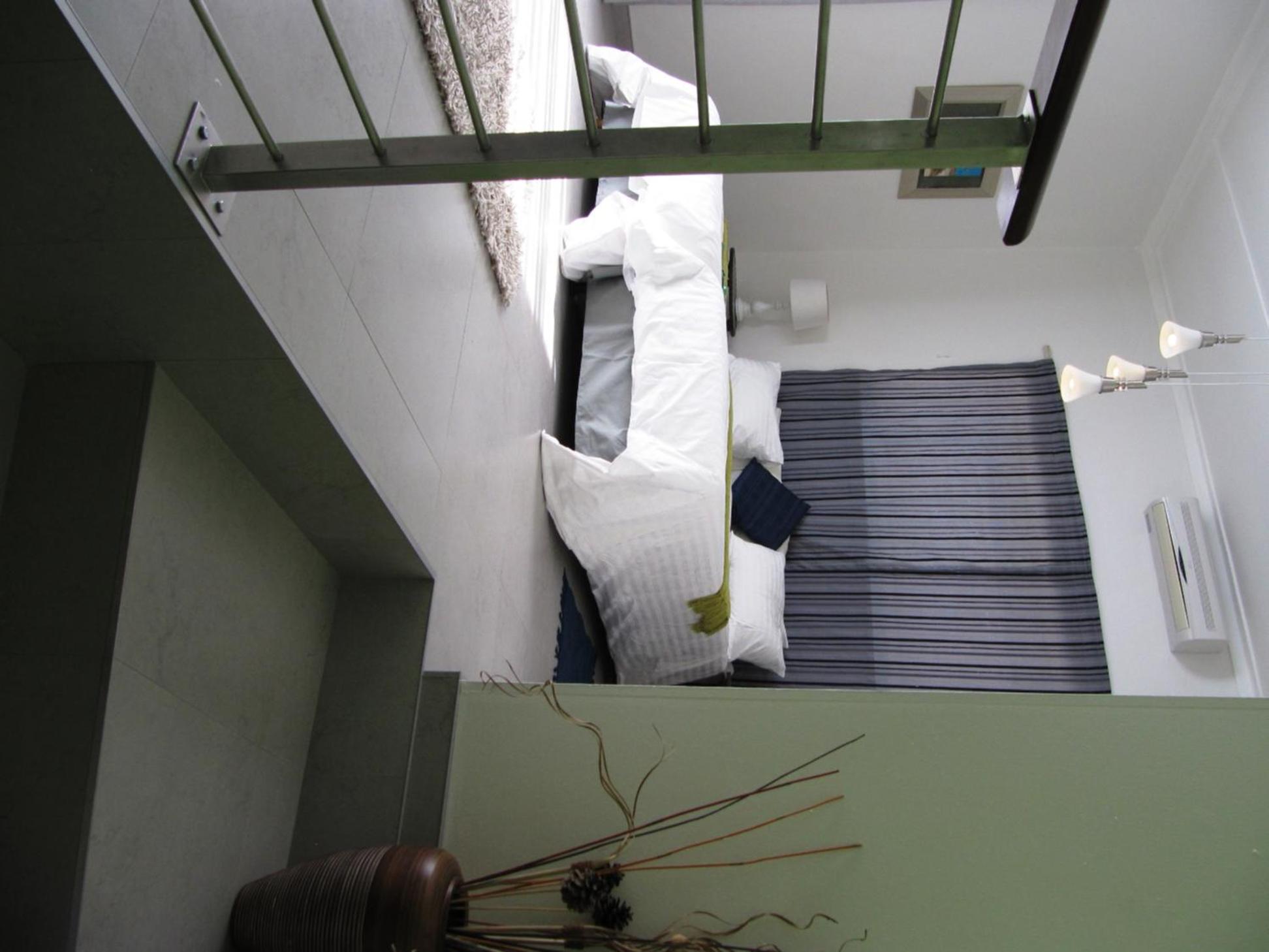 Twin Room - Photo 3