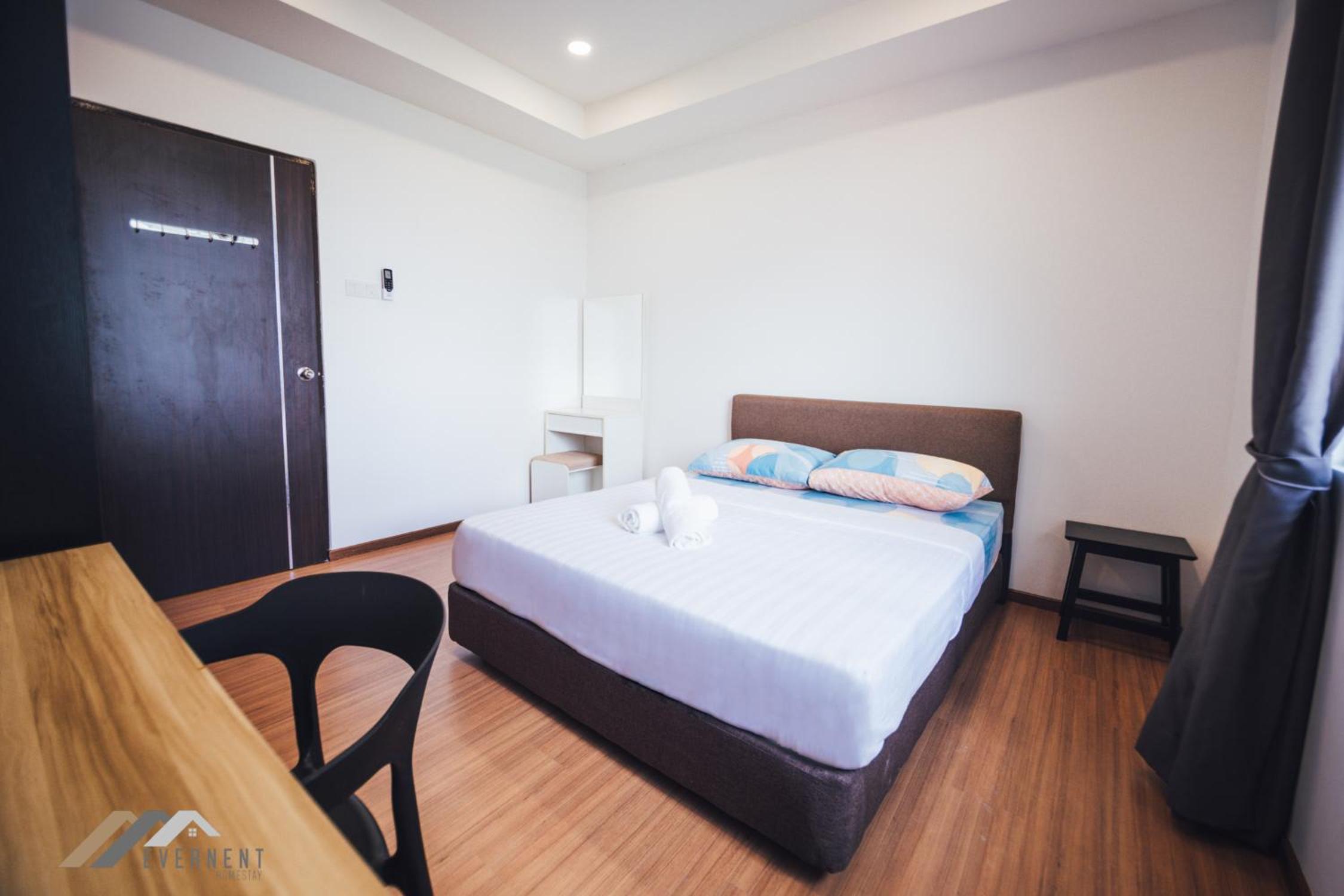 One-Bedroom Apartment - Photo 1