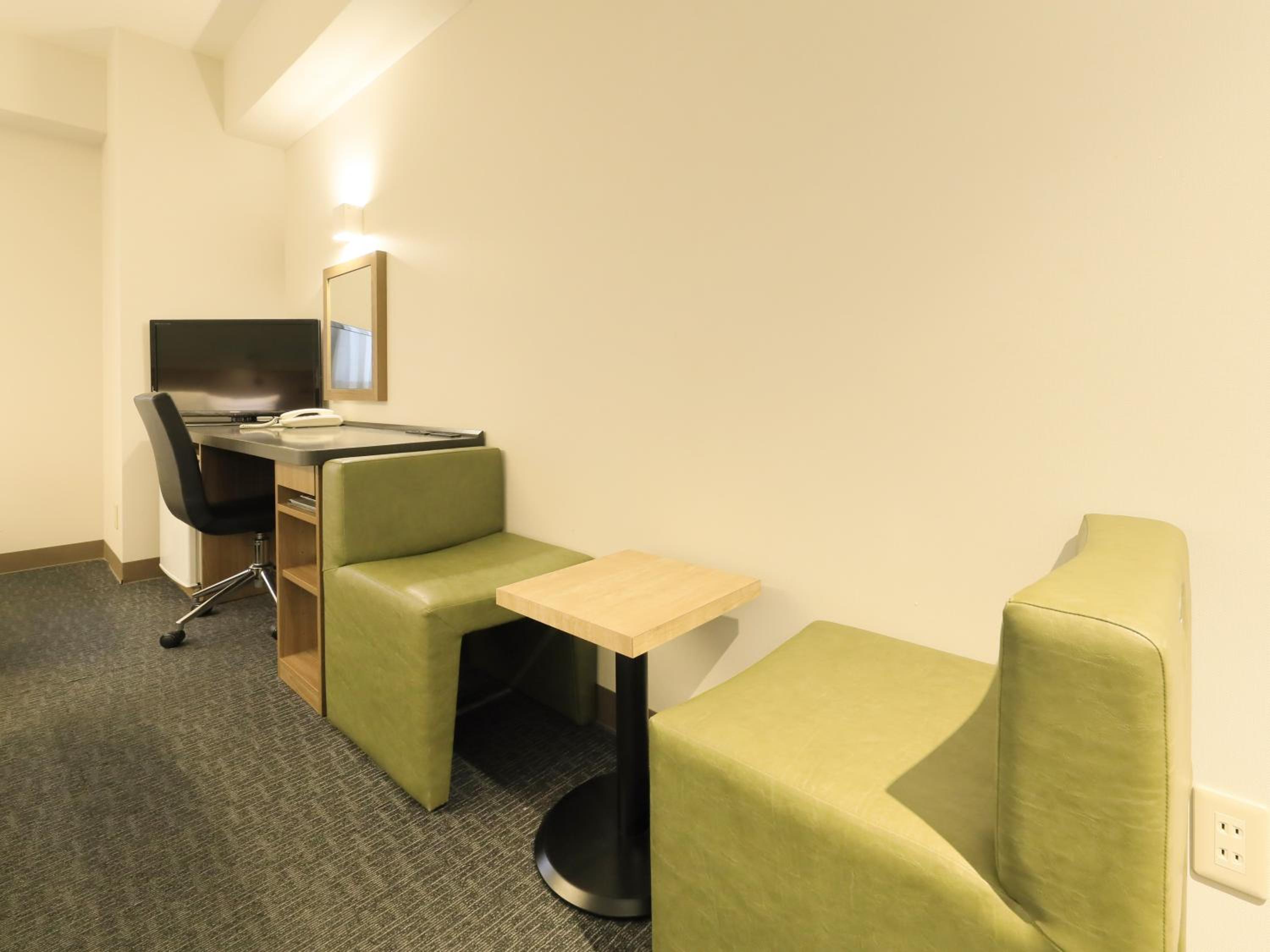 Twin Room - Non-Smoking - Photo 4