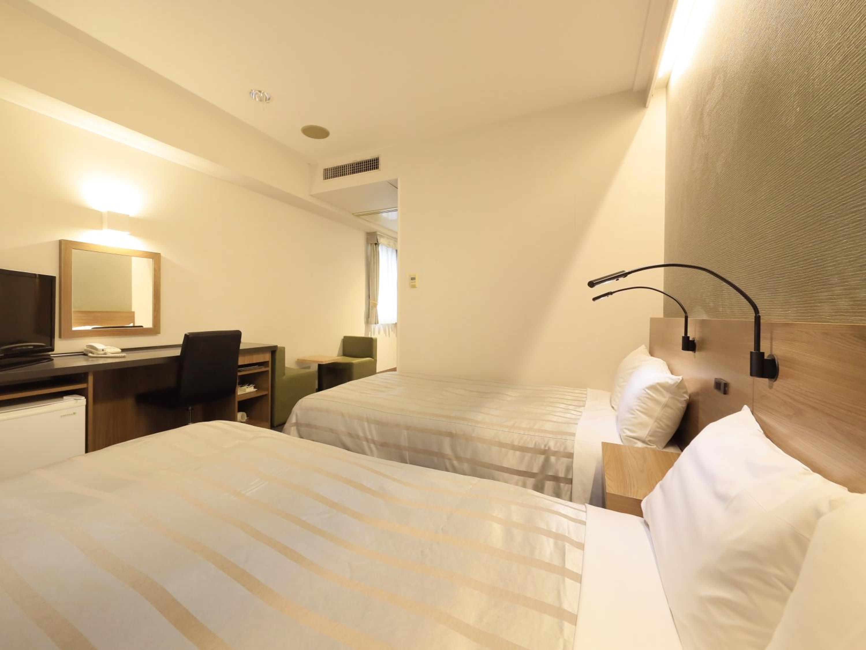 Twin Room - Non-Smoking - Photo 3