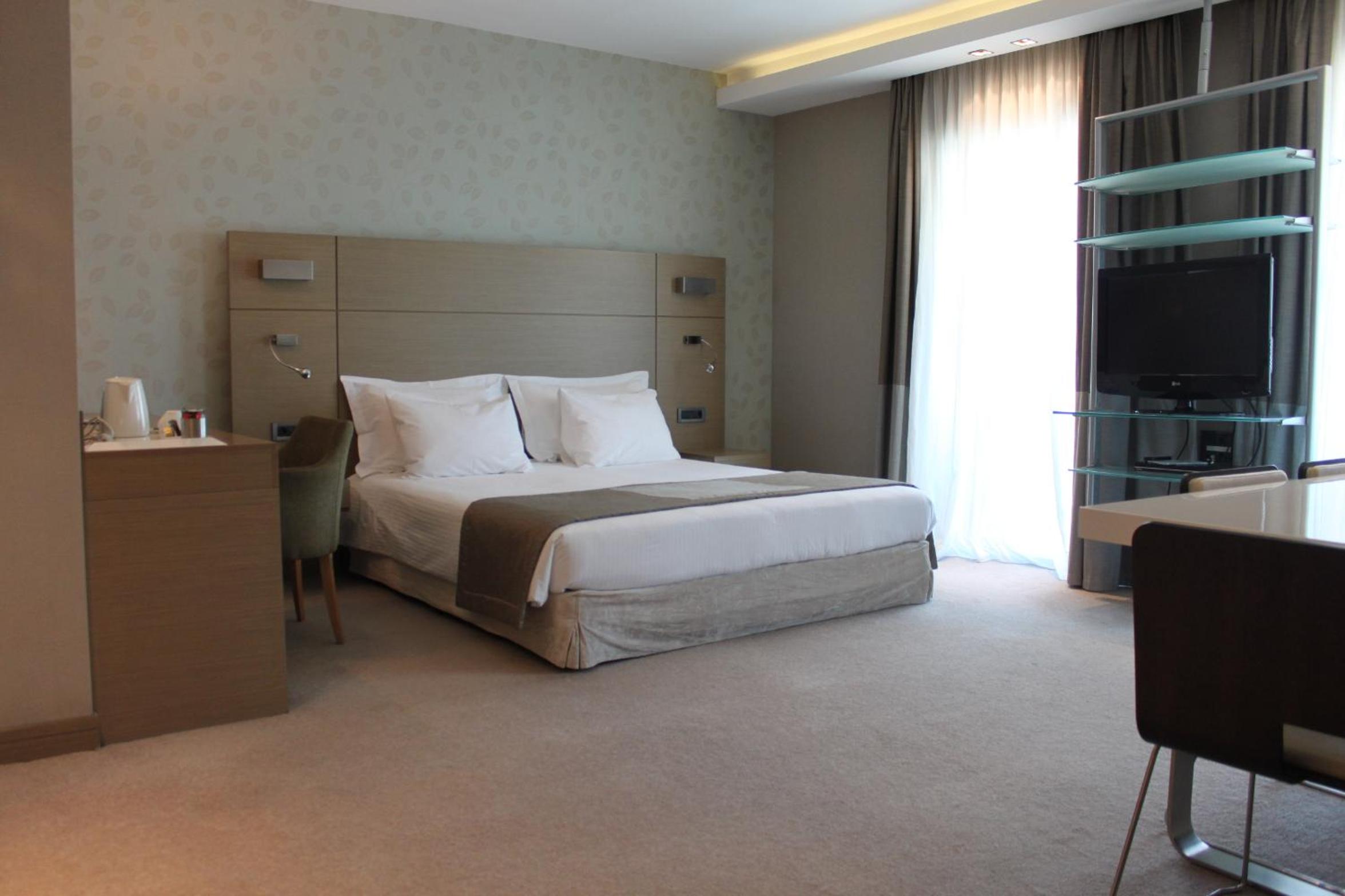 Family Room (2 Adults + 2 Children) - Photo 3