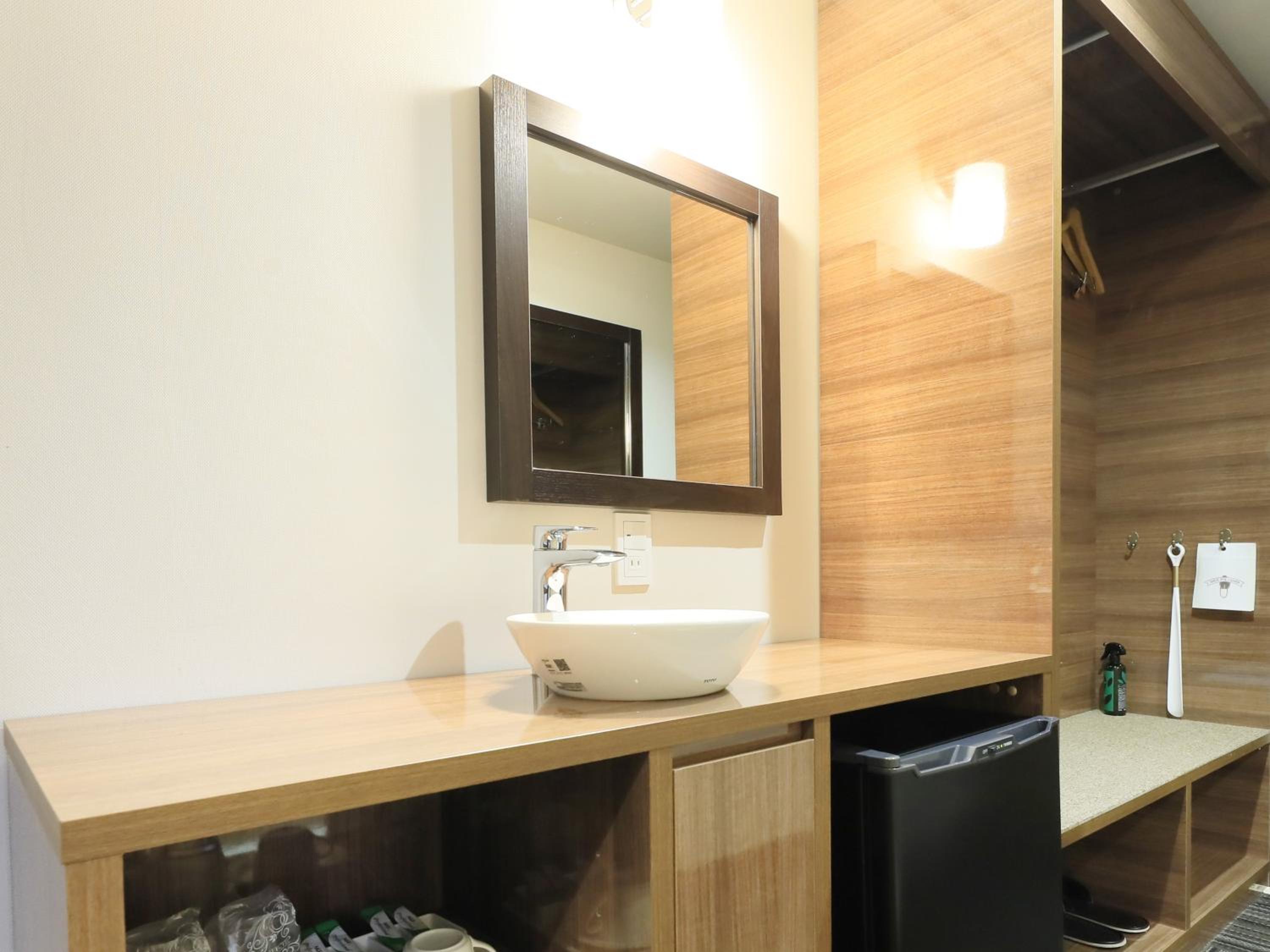 Double Room - Non-Smoking  - Photo 6